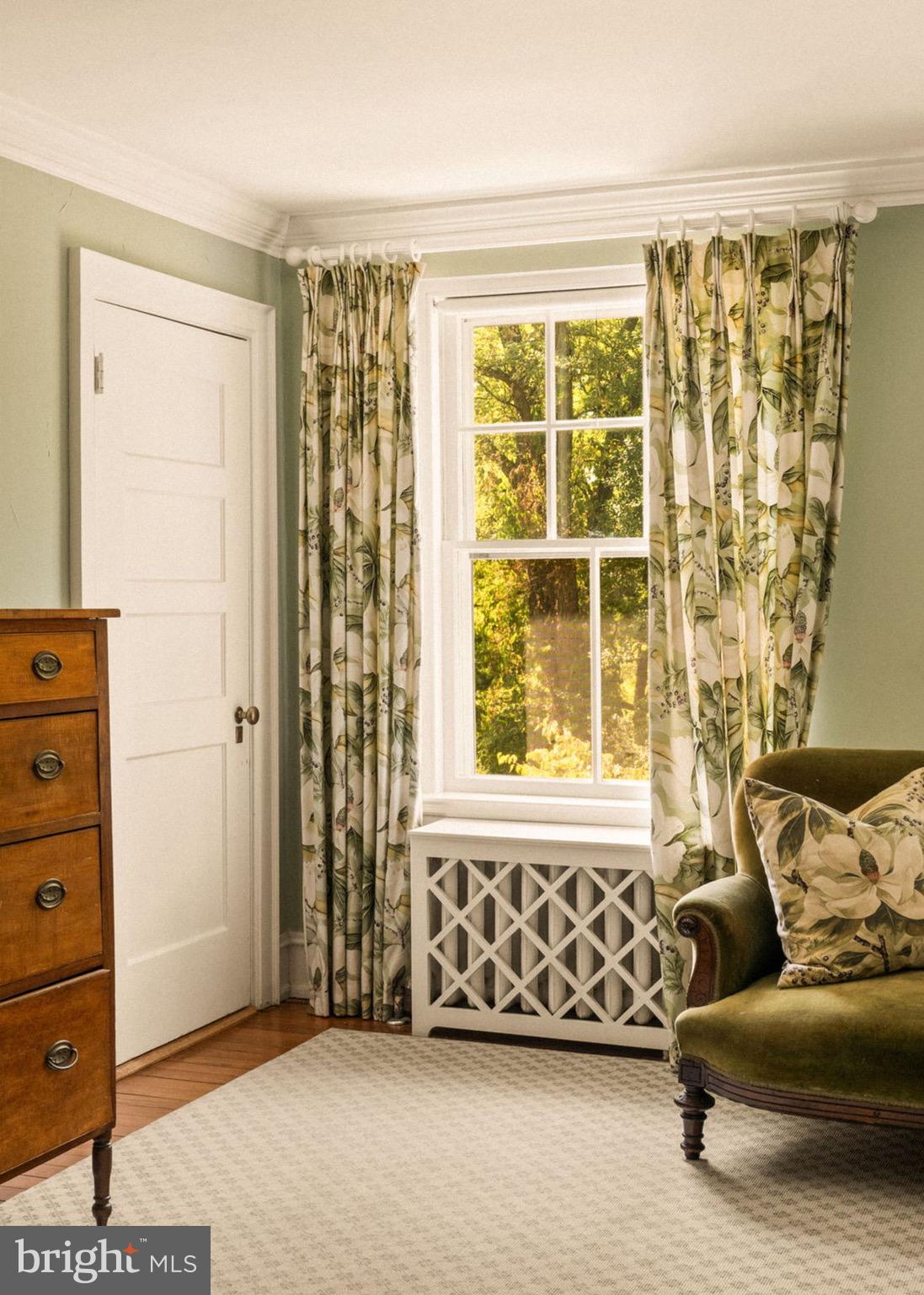 CHESTNUT HILL - Residential