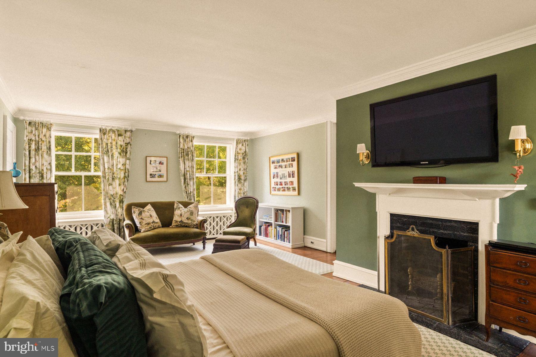 CHESTNUT HILL - Residential