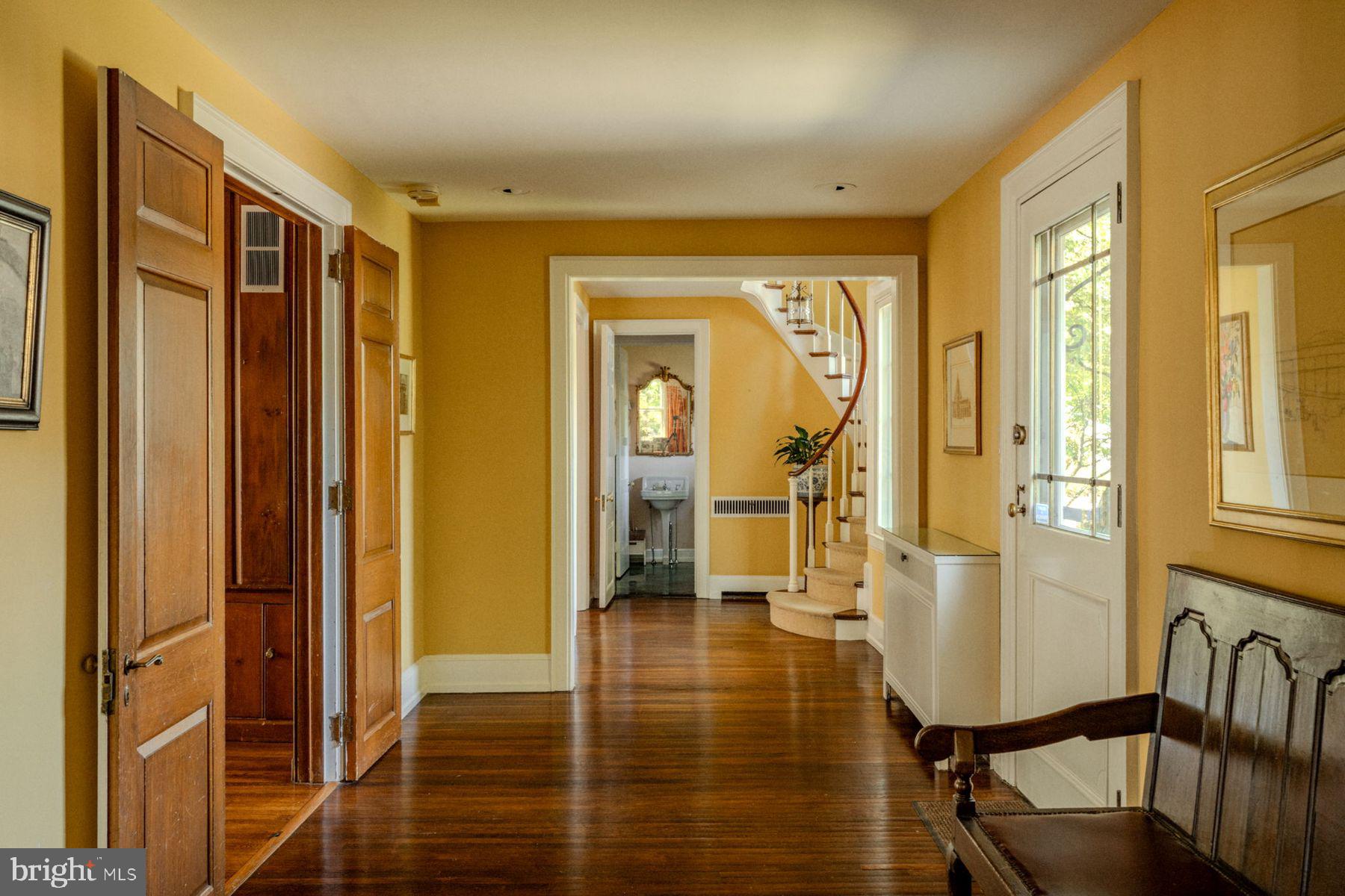 CHESTNUT HILL - Residential