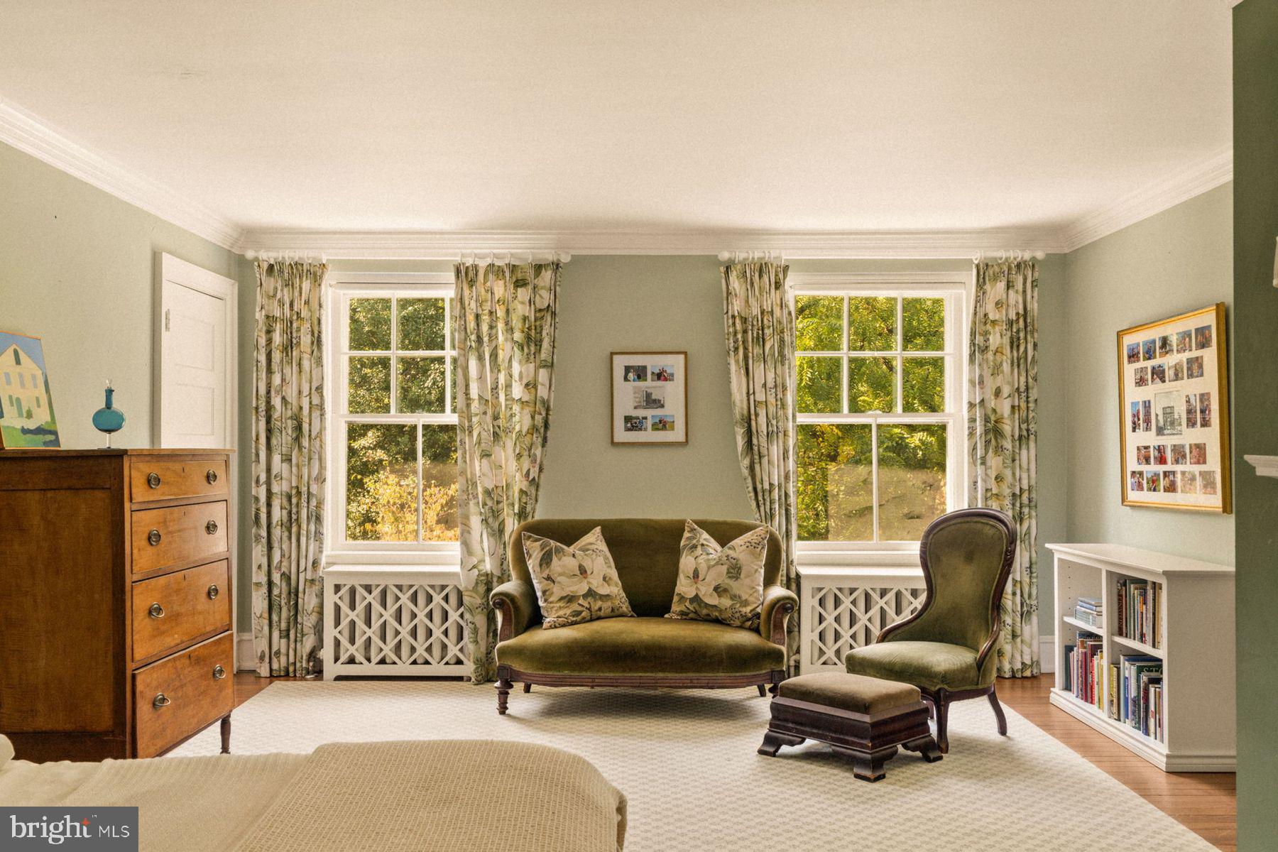 CHESTNUT HILL - Residential