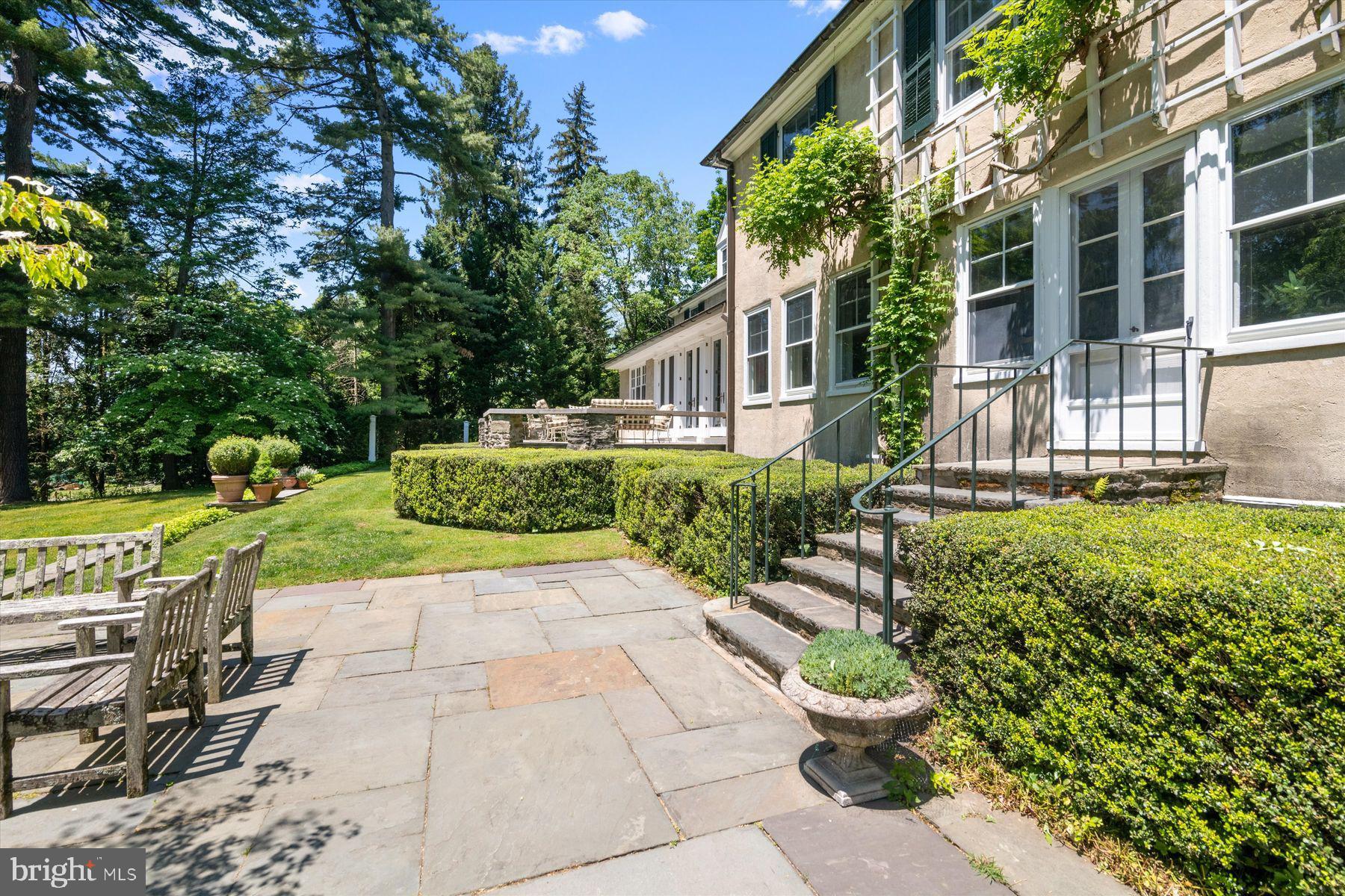 CHESTNUT HILL - Residential