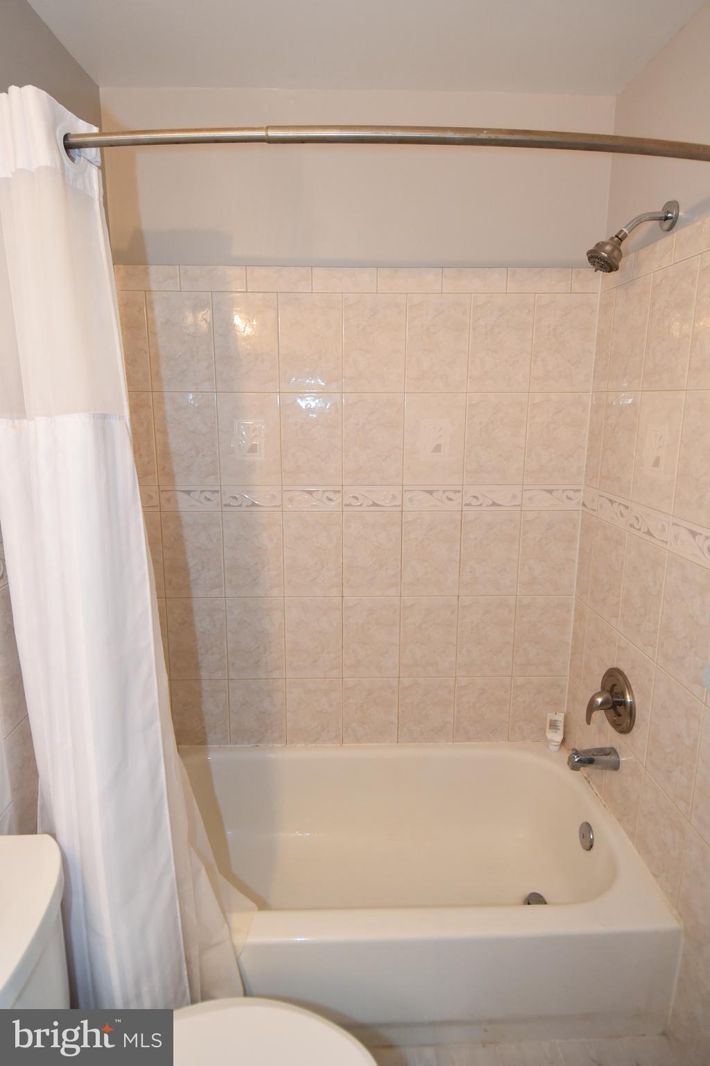 PRINCE WILLIAM COMMONS - Residential Lease