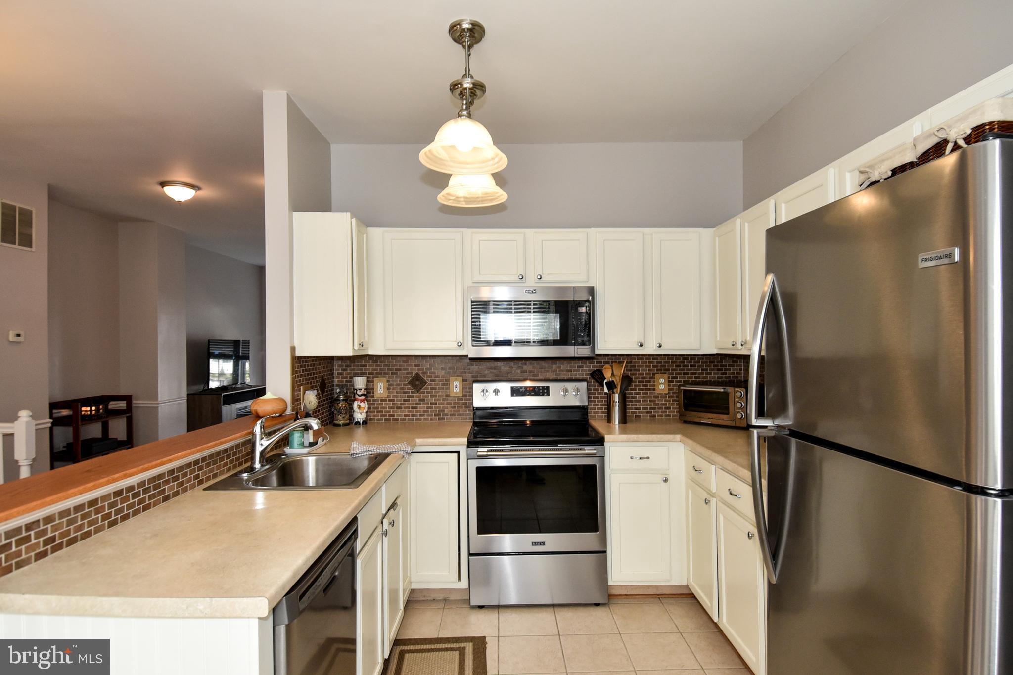 PRINCE WILLIAM COMMONS - Residential Lease