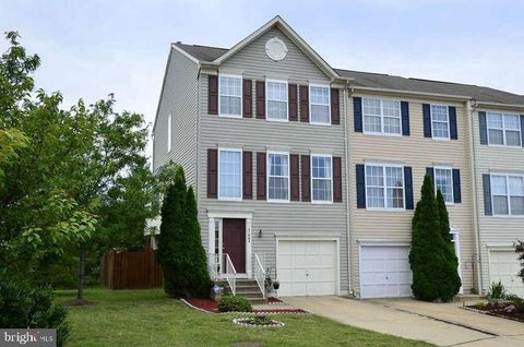 Photo of 21064 Tioga Terrace, ASHBURN, VA 20147 (MLS # VALO2129078)