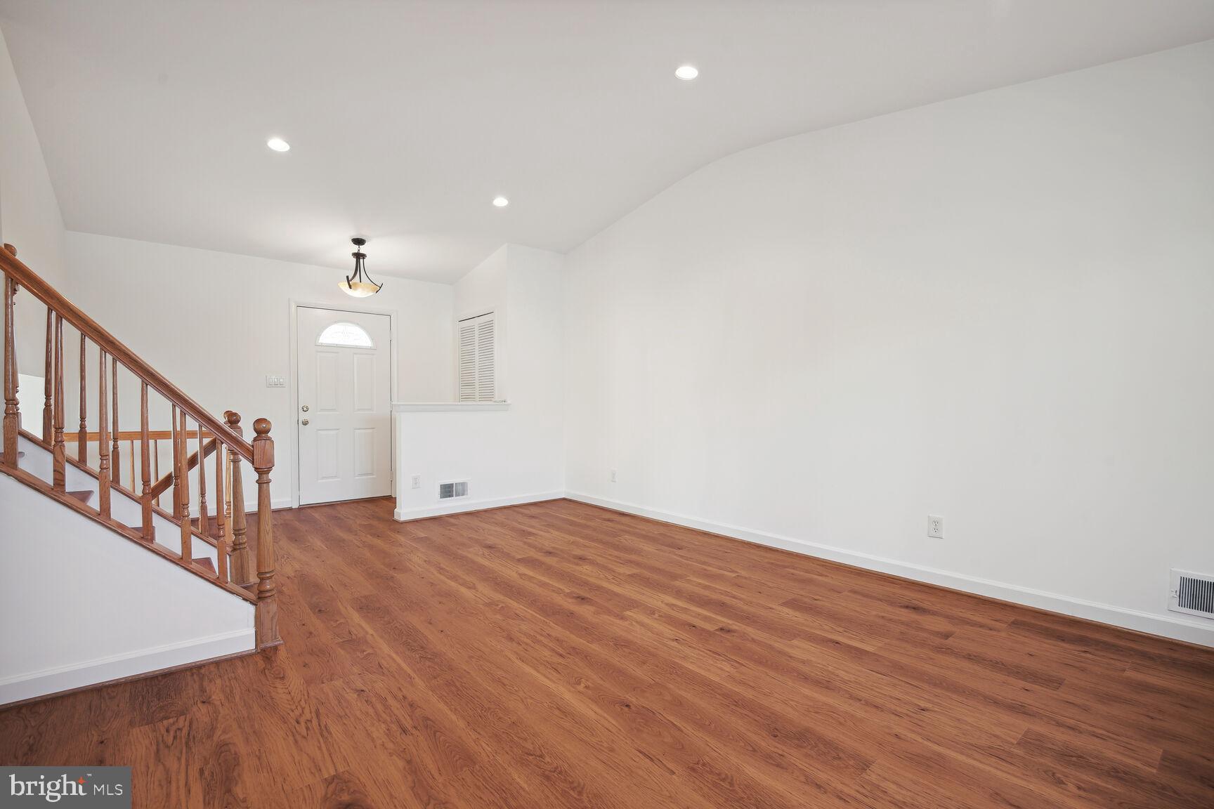 MONTROSE - Residential Lease