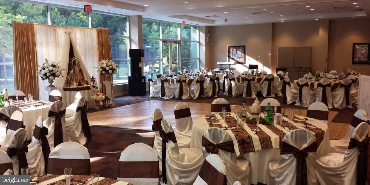 MONTROSE - Residential Lease