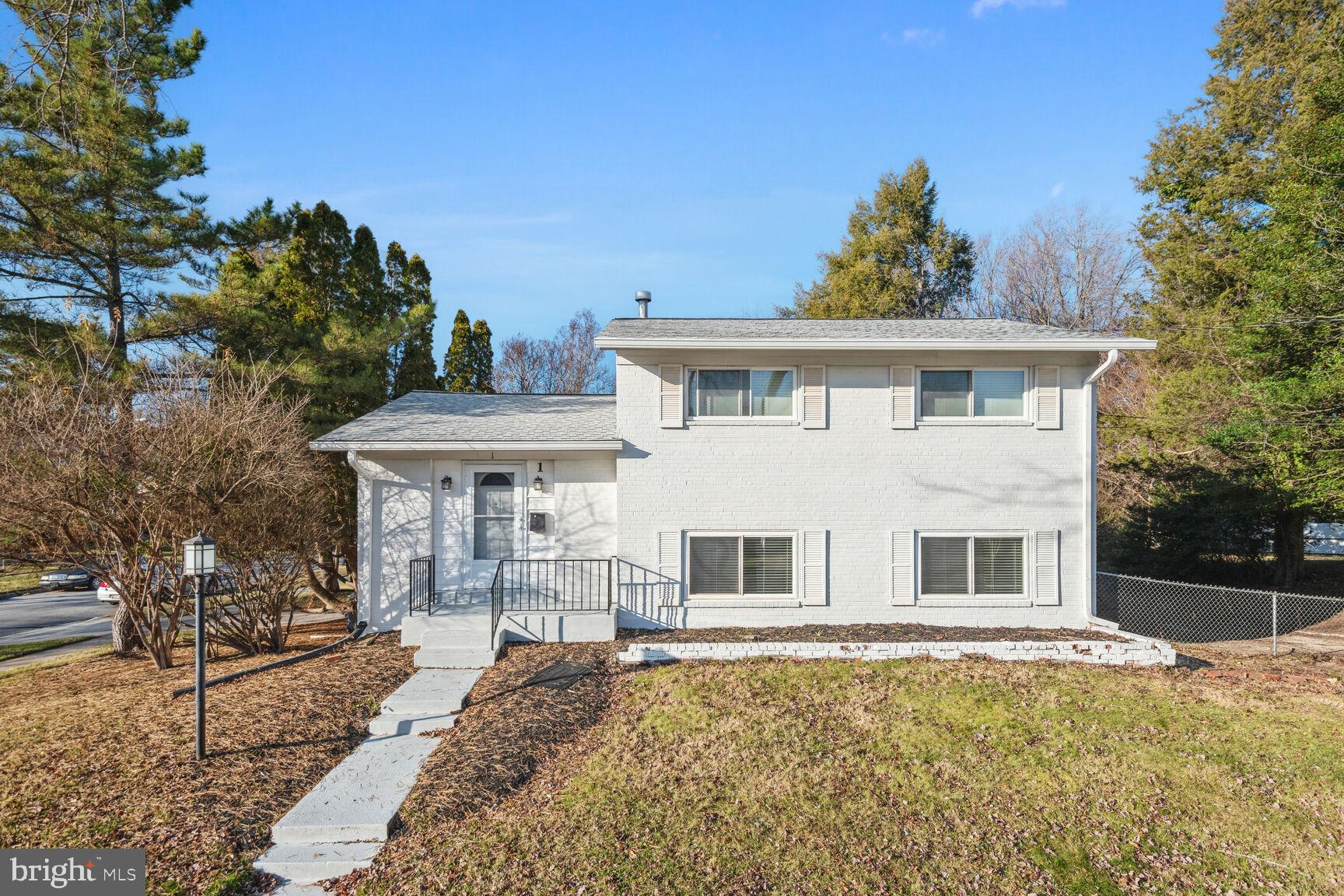 MONTROSE - Residential Lease