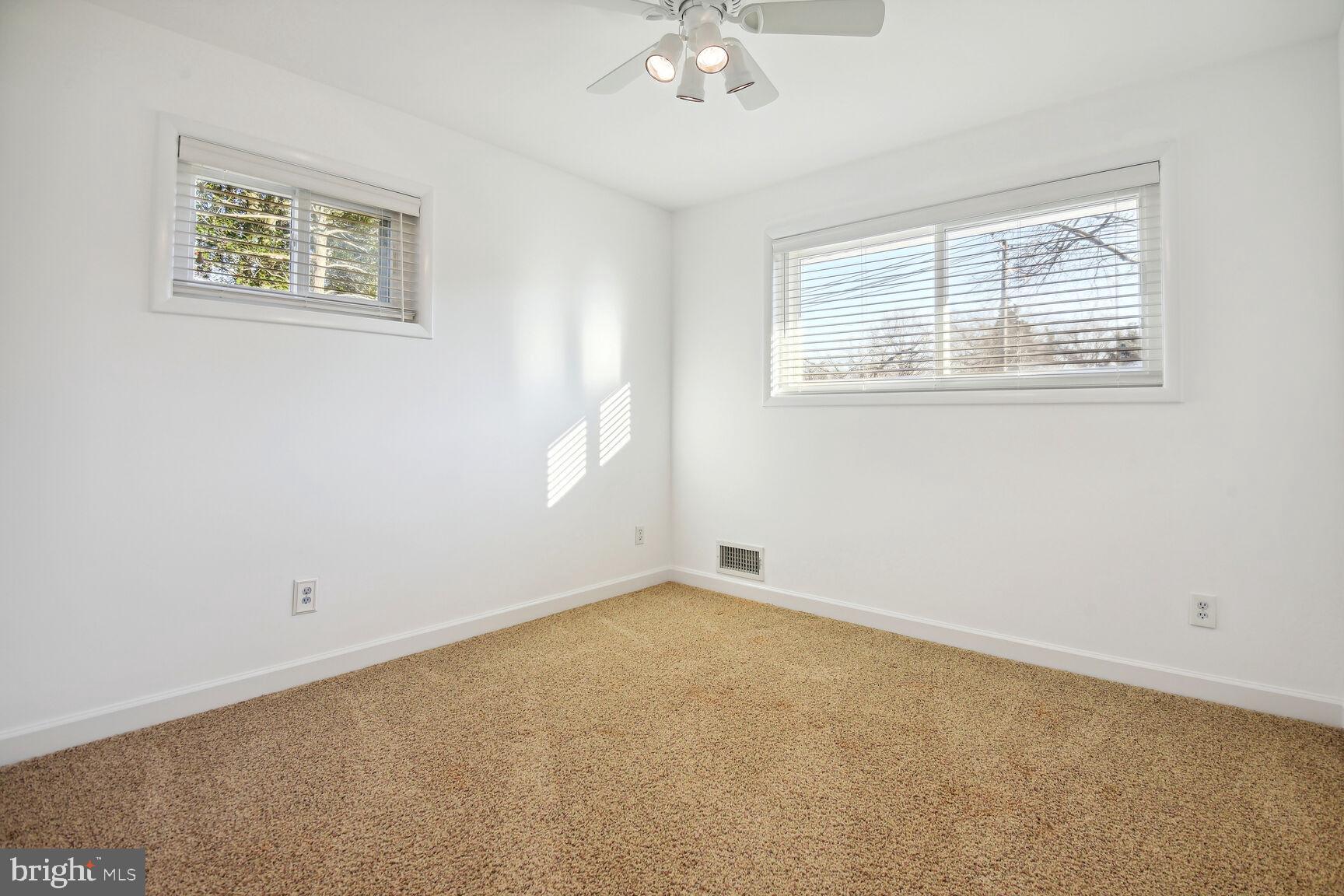 MONTROSE - Residential Lease