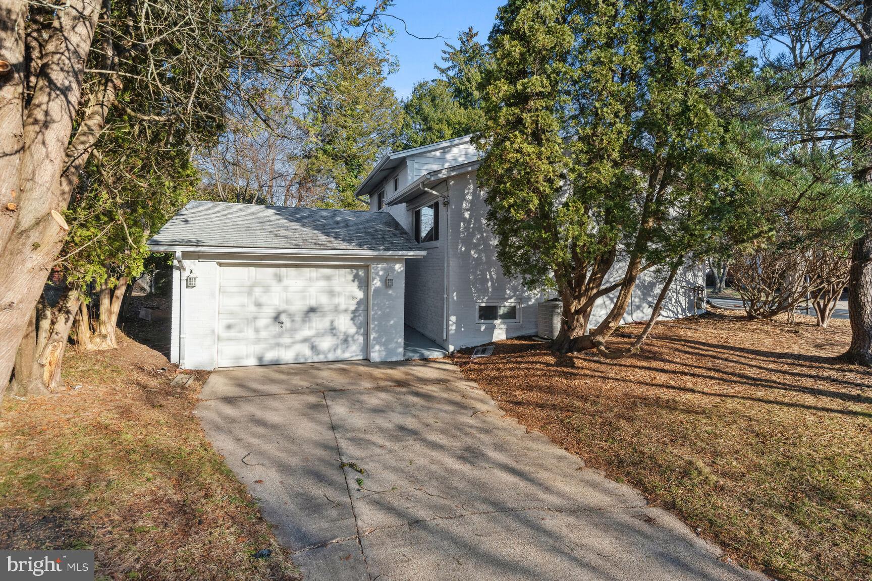 MONTROSE - Residential Lease