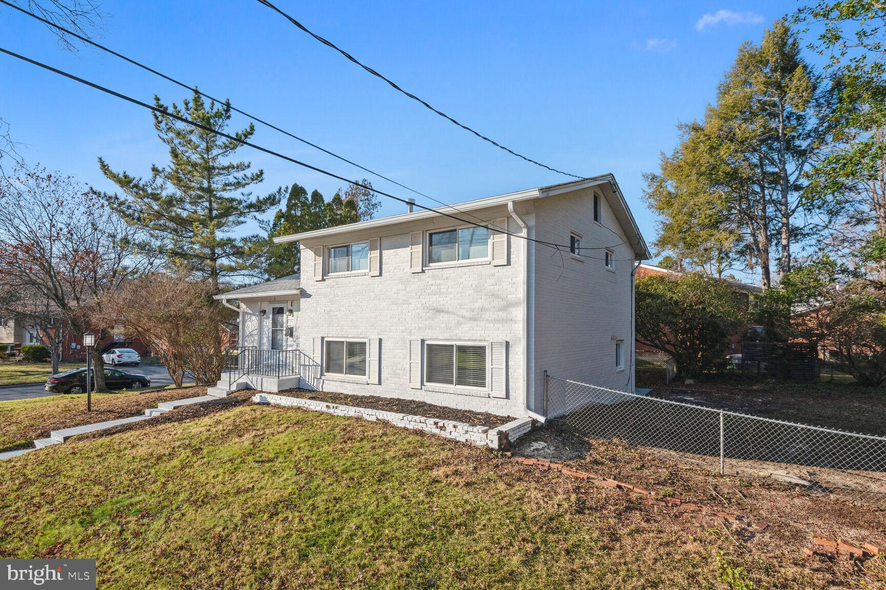 MONTROSE - Residential Lease