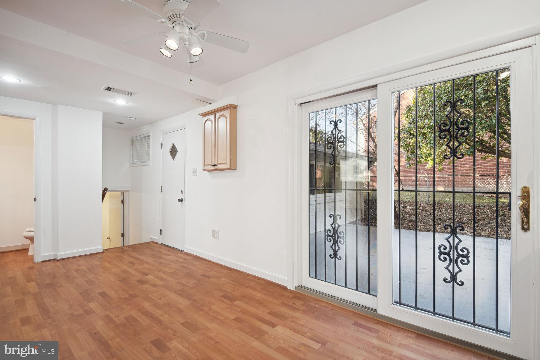 MONTROSE - Residential Lease