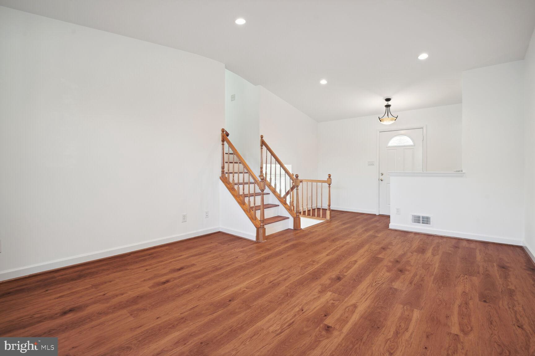 MONTROSE - Residential Lease