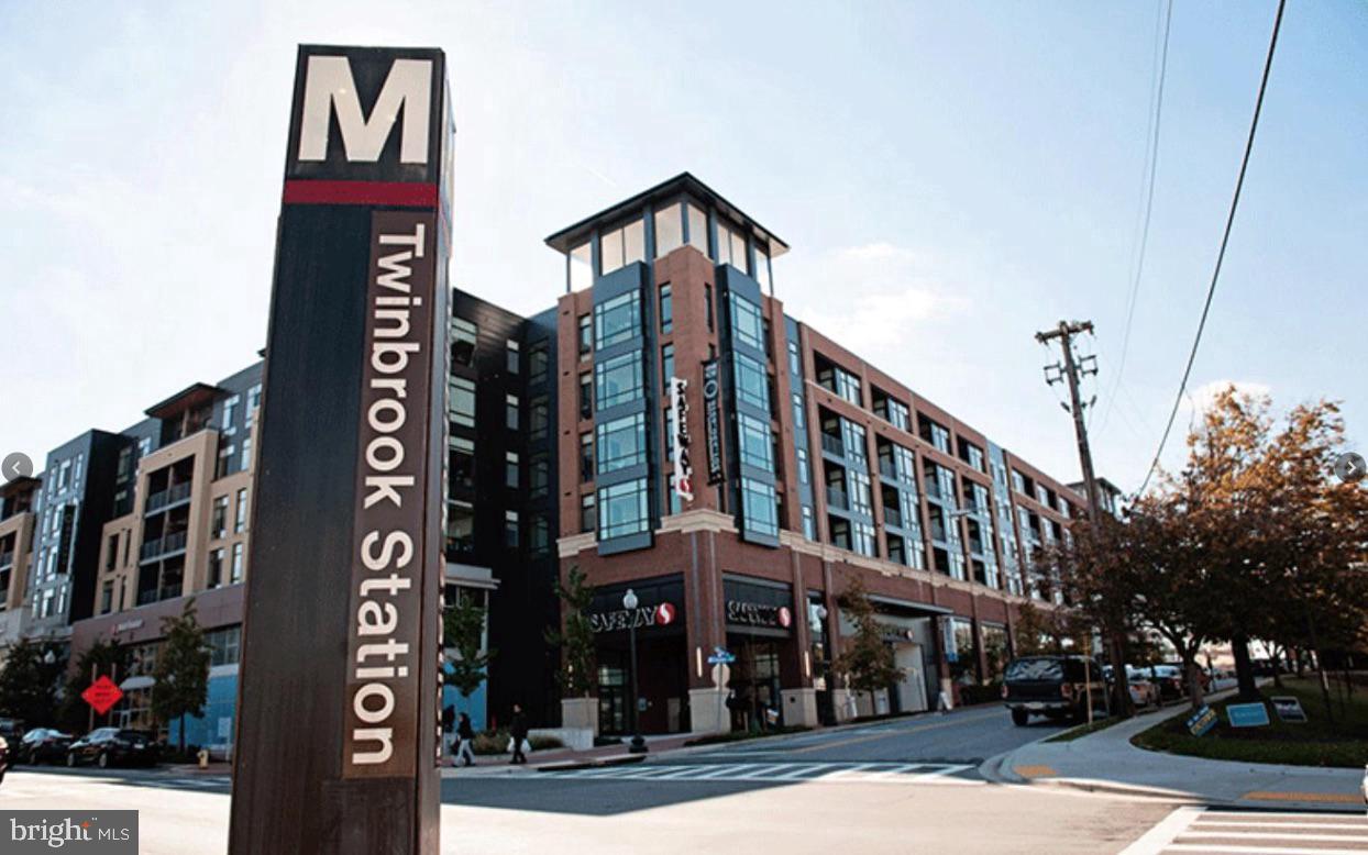 MONTROSE - Residential Lease