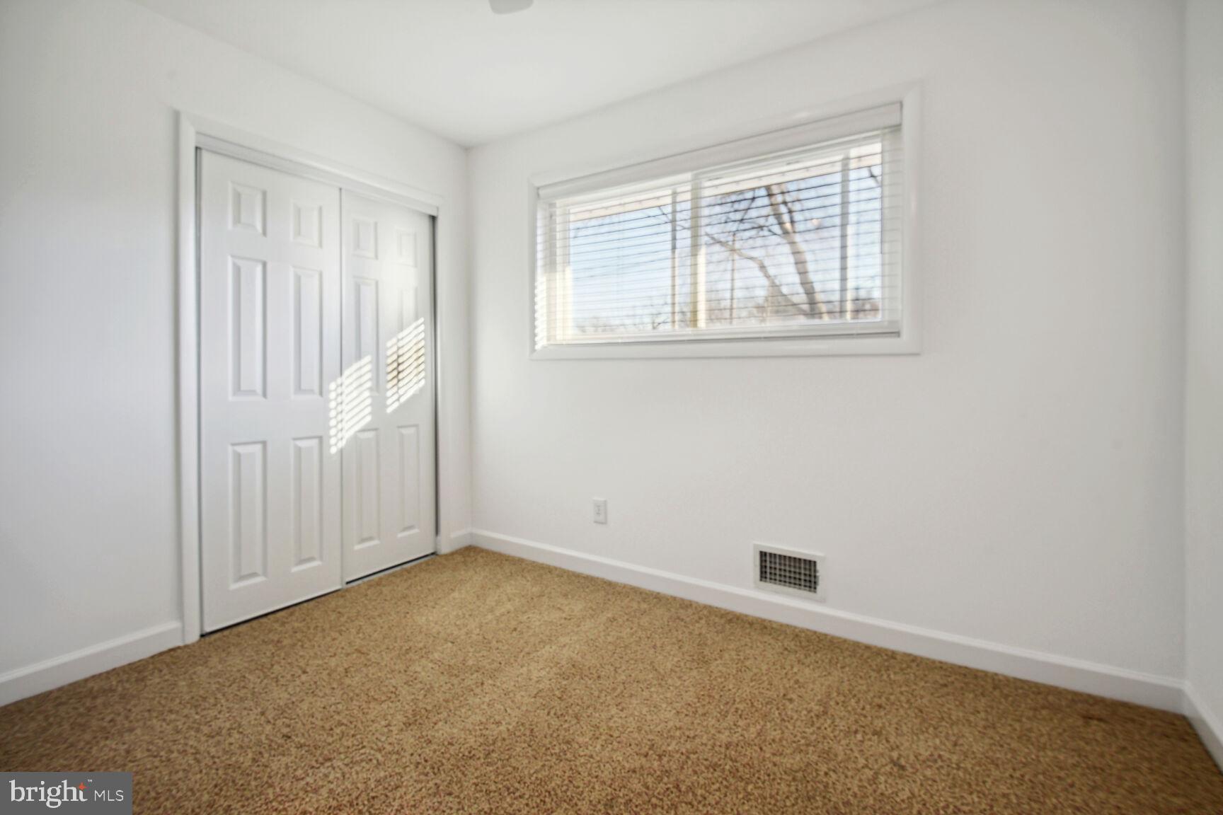 MONTROSE - Residential Lease