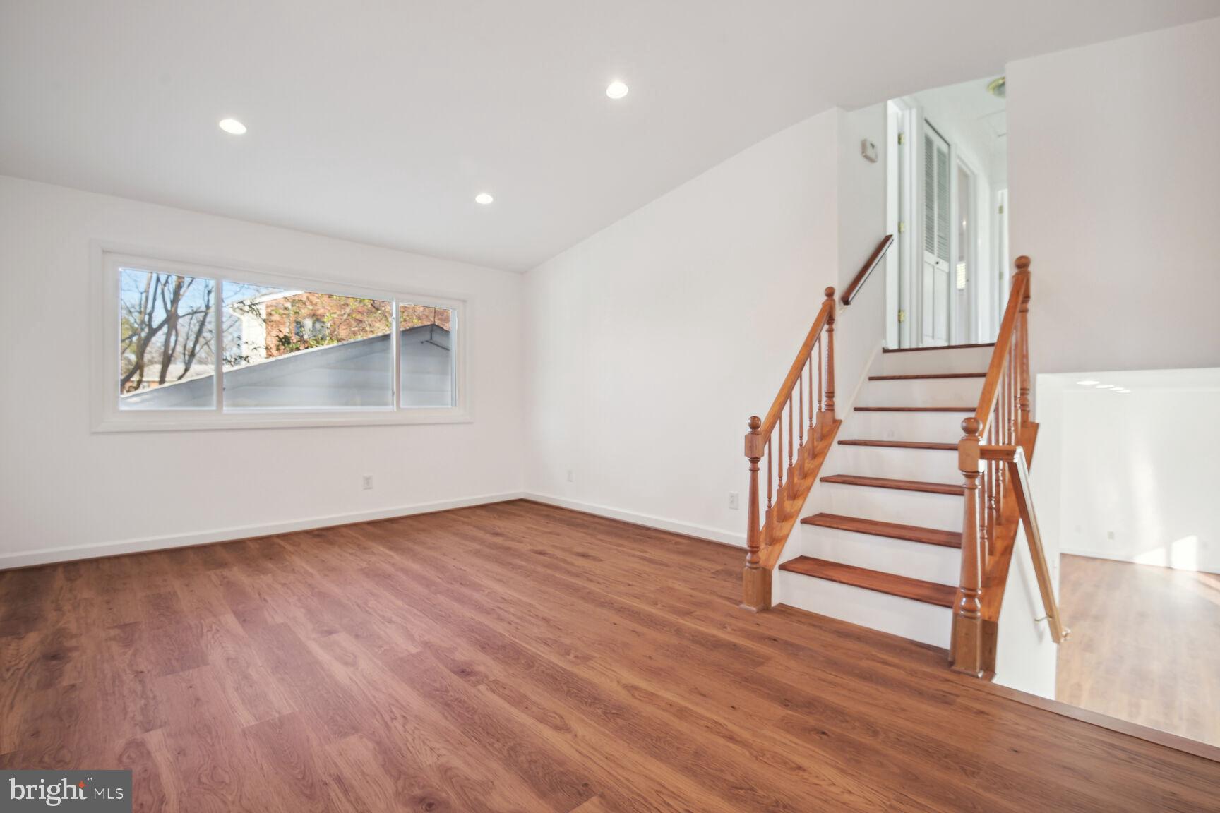 MONTROSE - Residential Lease