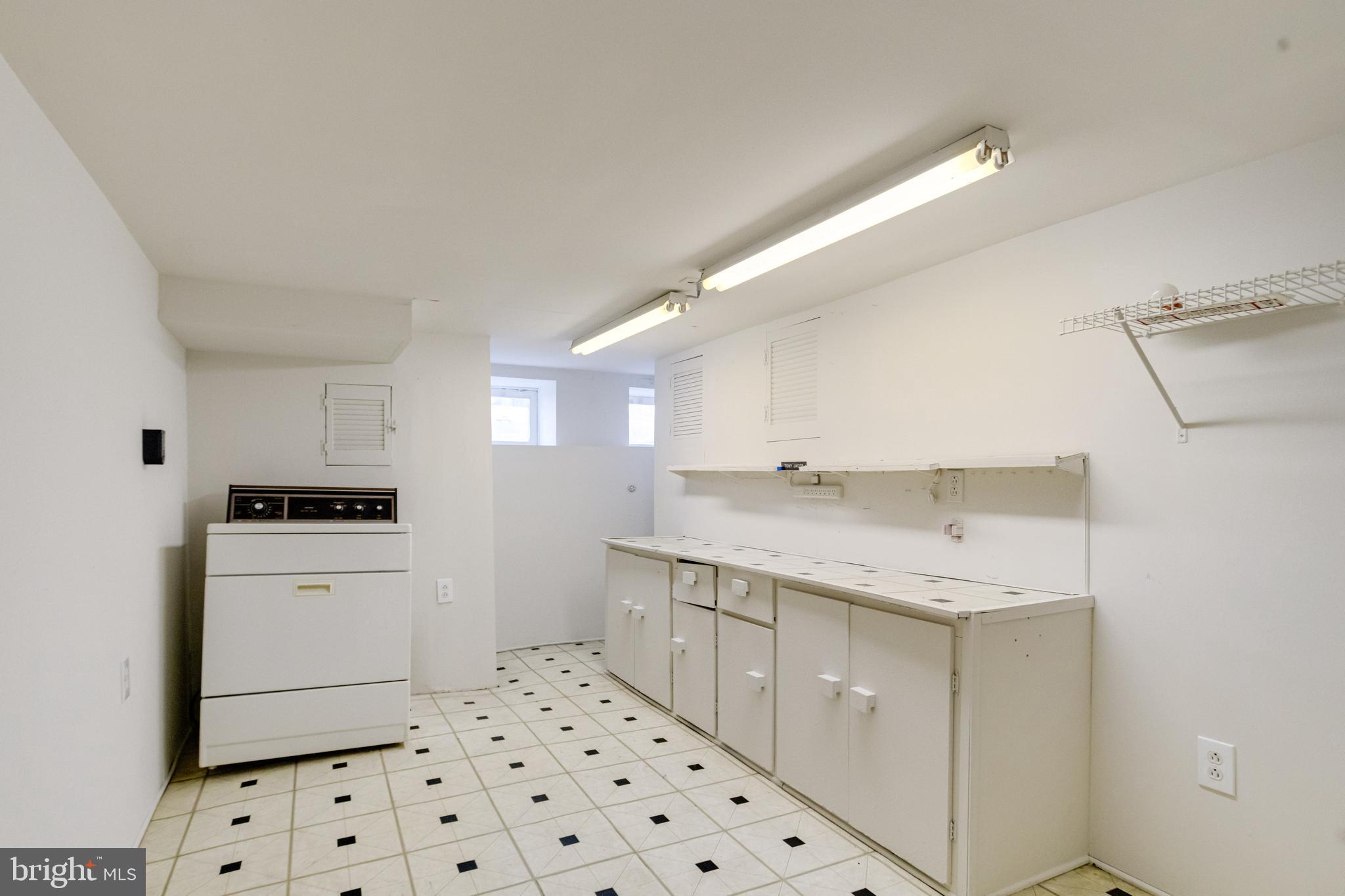 WASHINGTON VILLAGE - Residential