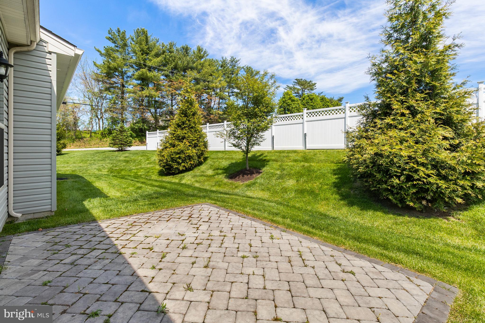 HARLOW POINTE - Residential
