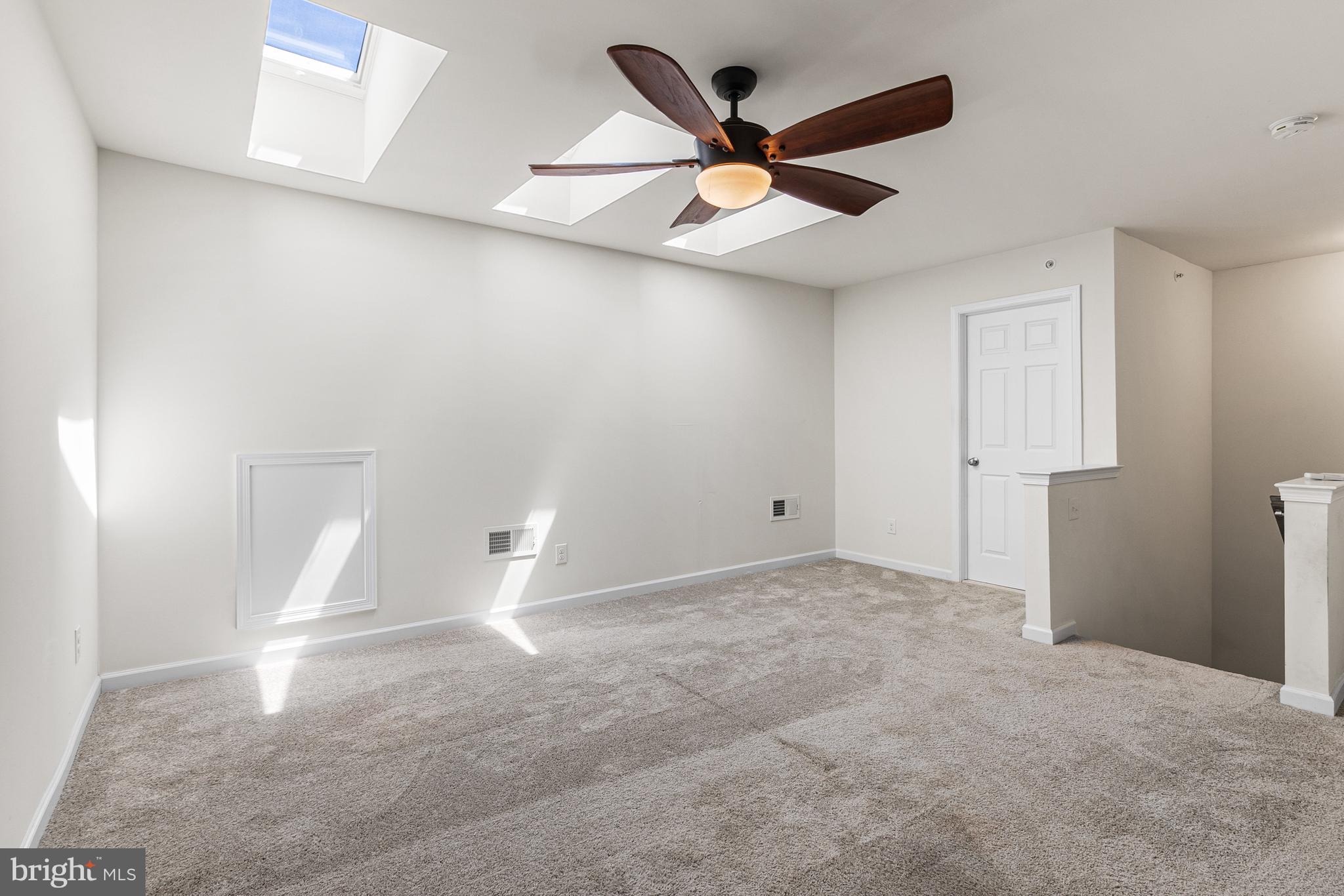 HARLOW POINTE - Residential