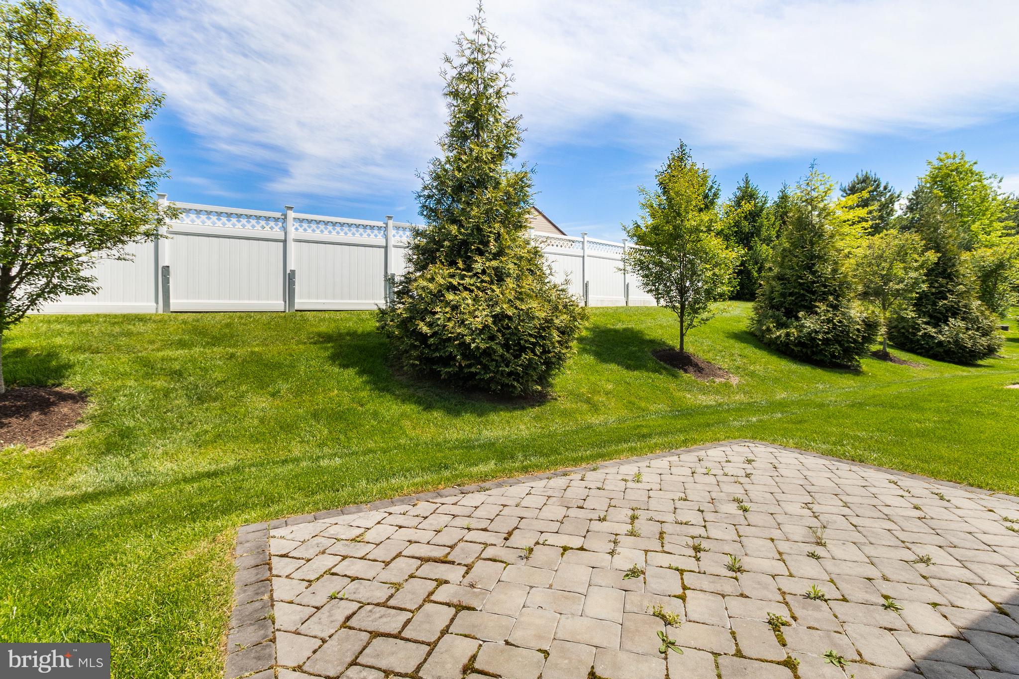 HARLOW POINTE - Residential