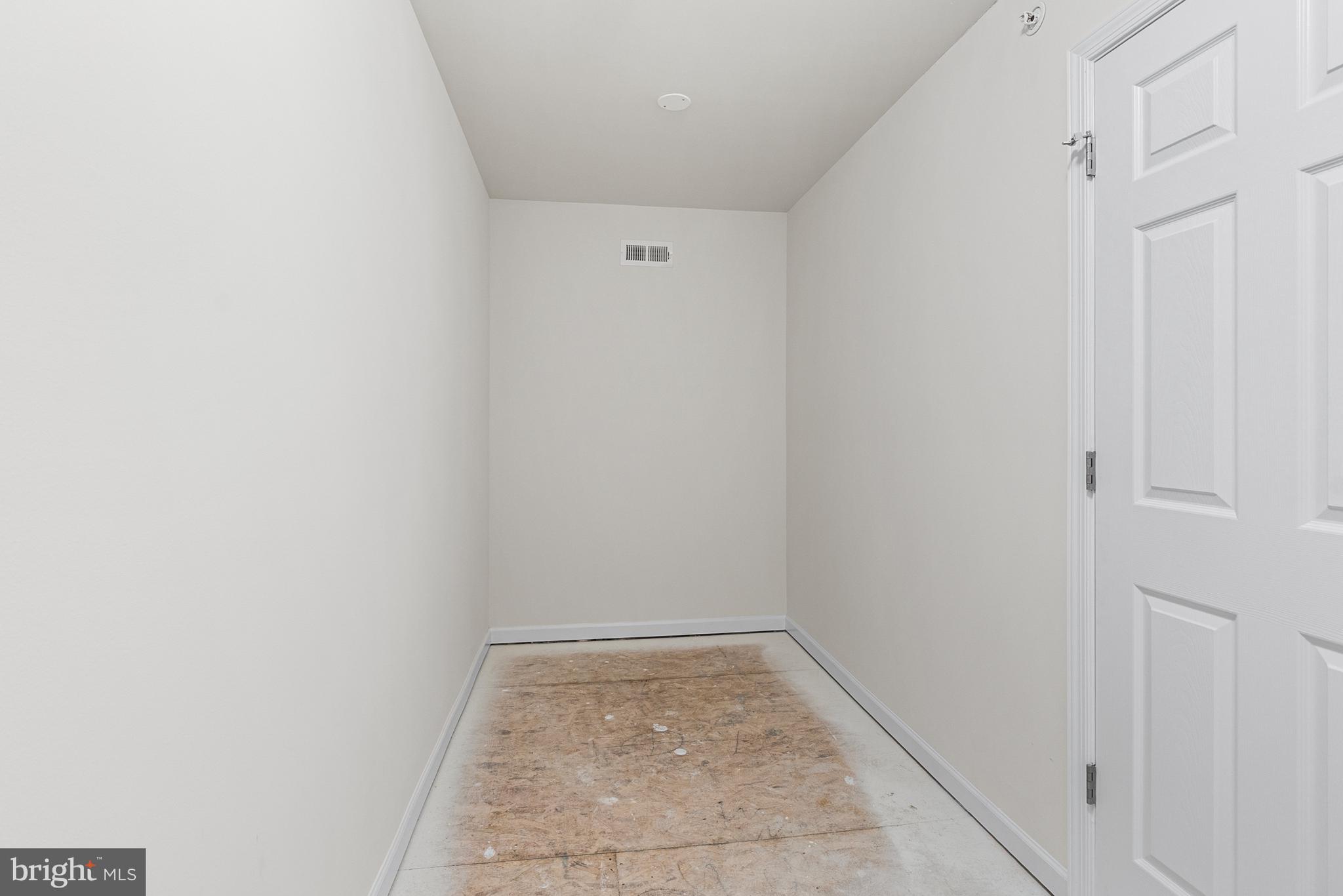 HARLOW POINTE - Residential