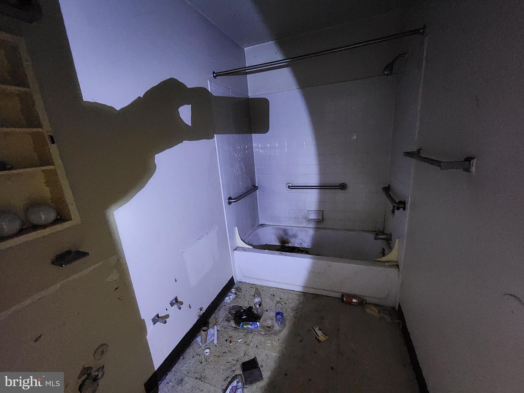 SANDTOWN-WINCHESTER - Residential