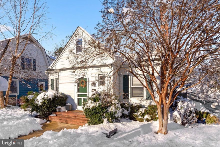 Beautifully updated 3 bedroom, 3 bath home, situated across the street from the landscaped poplar walking trail leading to downtown Annapolis!  The Homewood neighborhood is highly sought after due to its proximity to Downtown Annapolis(10 min walk),  Navy and Marine Corps Stadium(2min walk), Mike Busch Library (5 min walk) and a quick drive to RT 50.

Upon entering the home, you are welcomed by a large family room with an abundance of natural lighting and an amazing wood fireplace.  The home has lovely hardwood floors throughout and tiled kitchen/bathrooms.  As you continue through the kitchen you come to a huge and naturally lit sunroom featuring brand new storm windows.  Entertain in privacy as the home has a large fenced in yard enclosed by huge mature trees.  Home also has a newly remodeled master suite on second floor with a cozy reading nook!