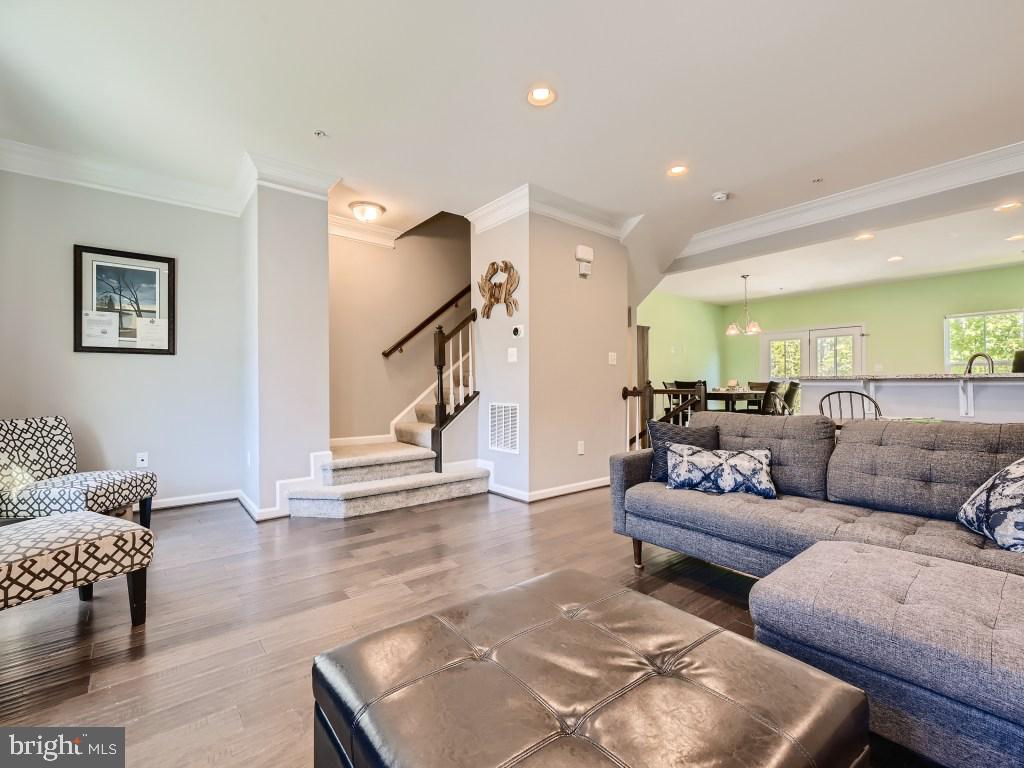 CREEKSIDE VILLAGE AT TANYARD SPRINGS - Residential