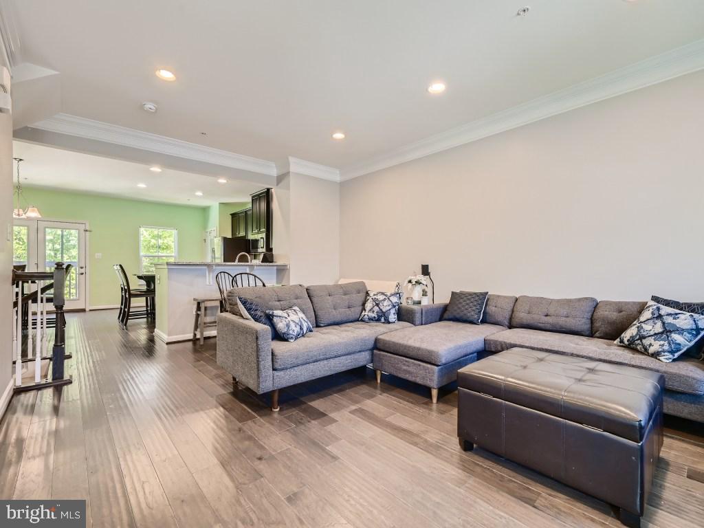 CREEKSIDE VILLAGE AT TANYARD SPRINGS - Residential