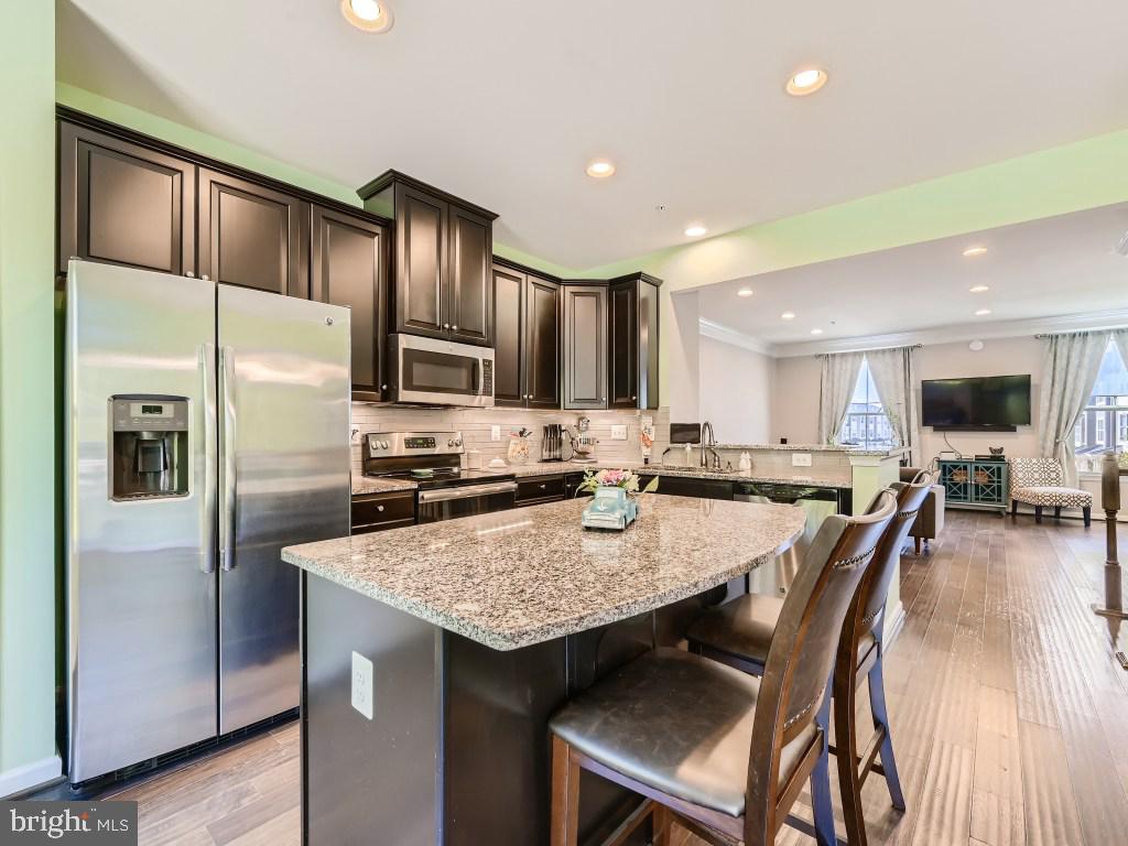 CREEKSIDE VILLAGE AT TANYARD SPRINGS - Residential