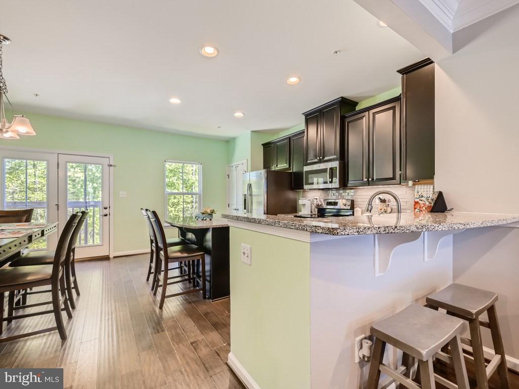 CREEKSIDE VILLAGE AT TANYARD SPRINGS - Residential