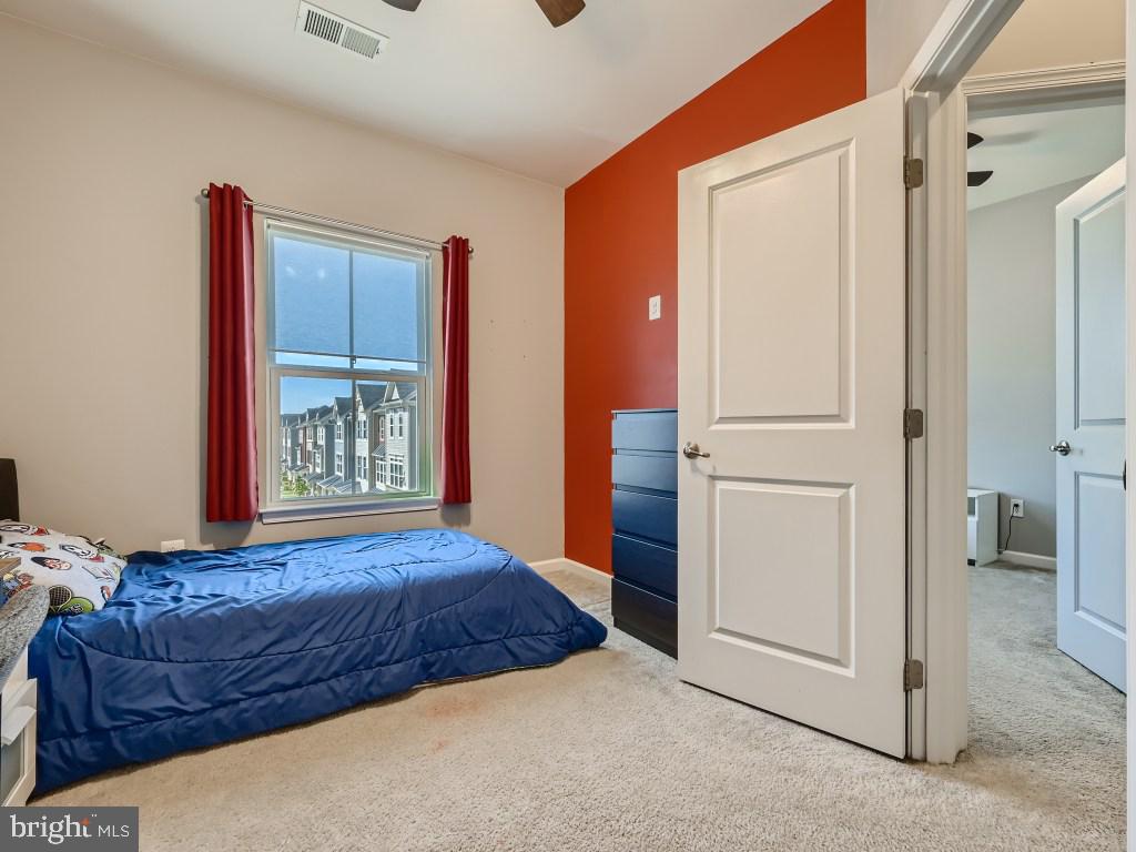 CREEKSIDE VILLAGE AT TANYARD SPRINGS - Residential