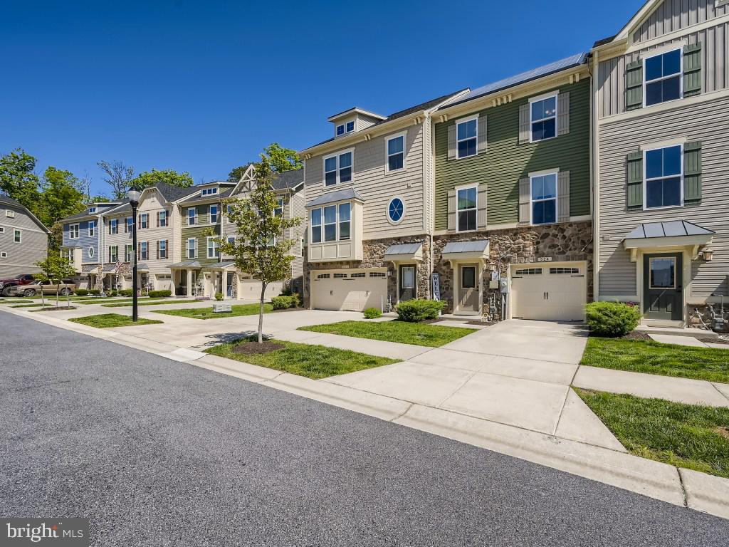 CREEKSIDE VILLAGE AT TANYARD SPRINGS - Residential