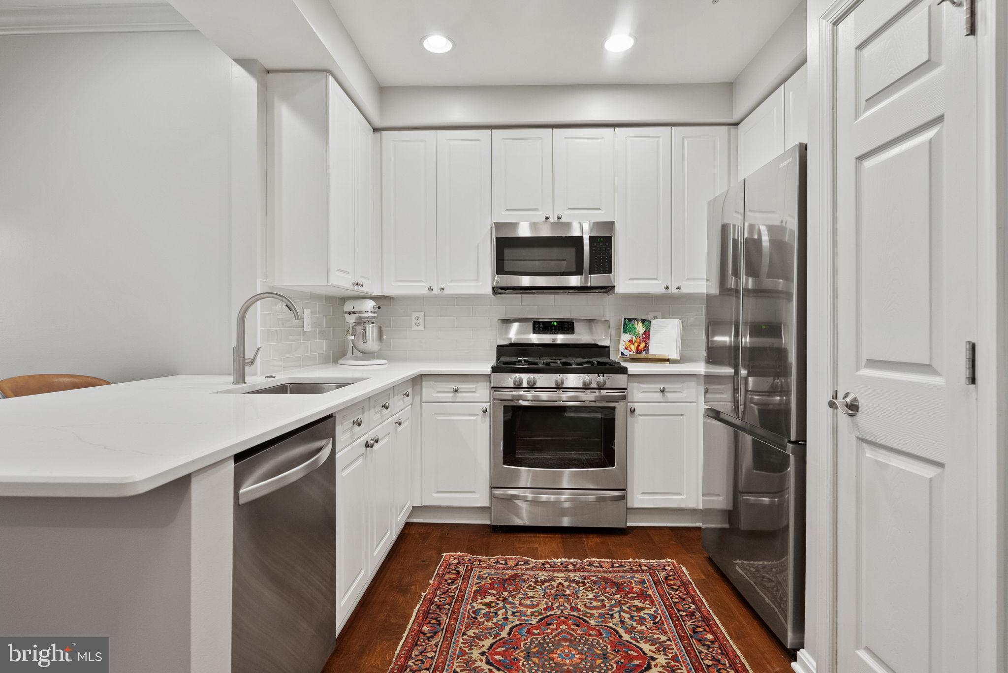 5108 DONOVAN DRIVE 305