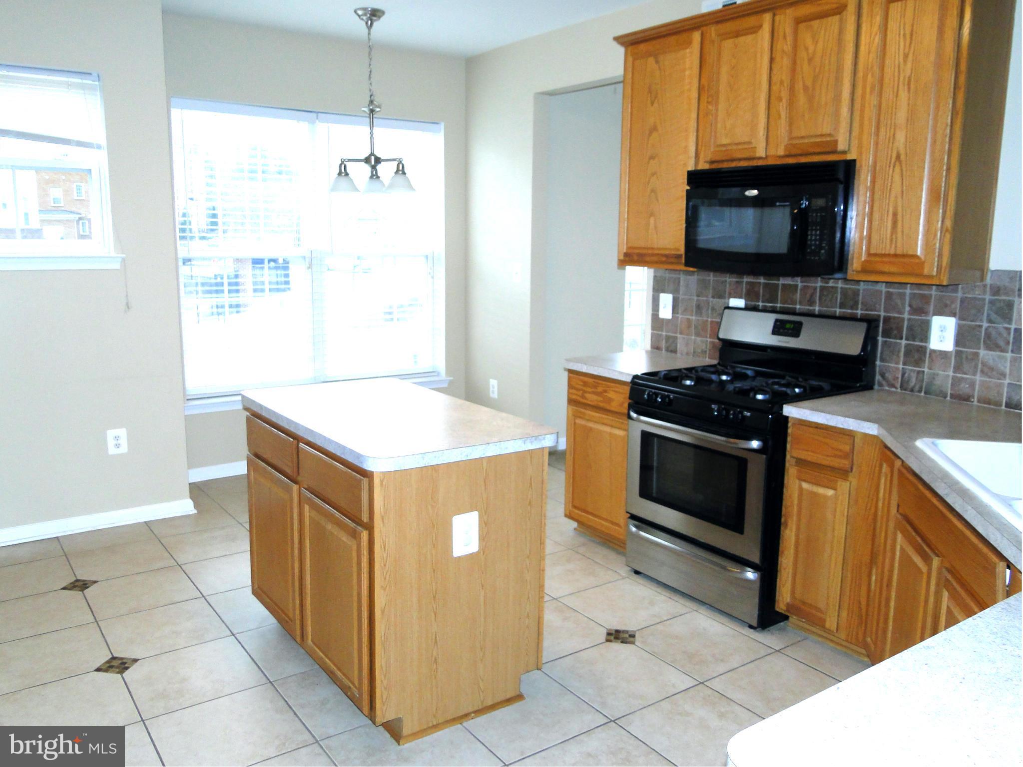 THE RESERVE CONDOMINIUMS - Residential Lease