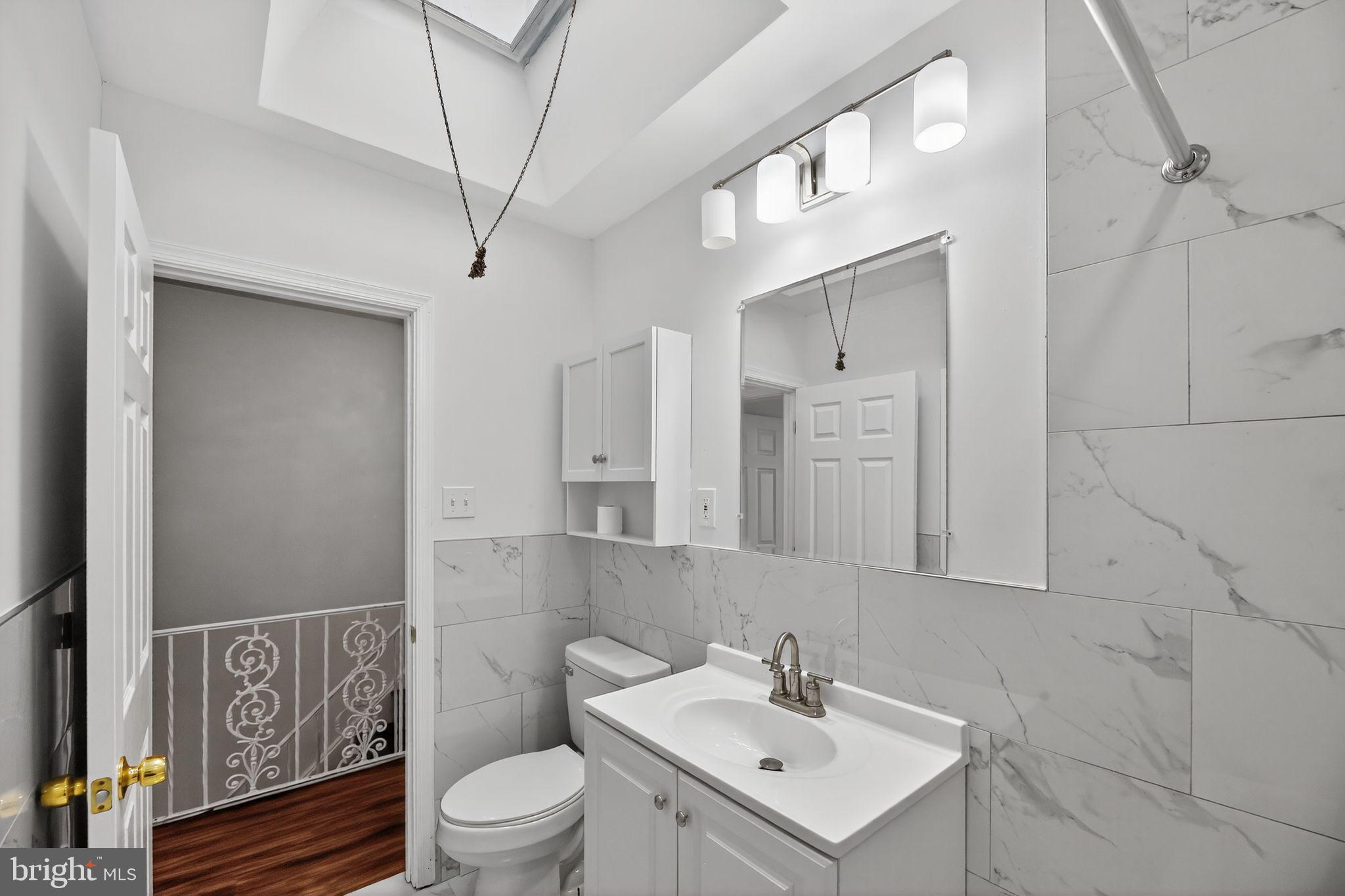 LAWNDALE - Residential