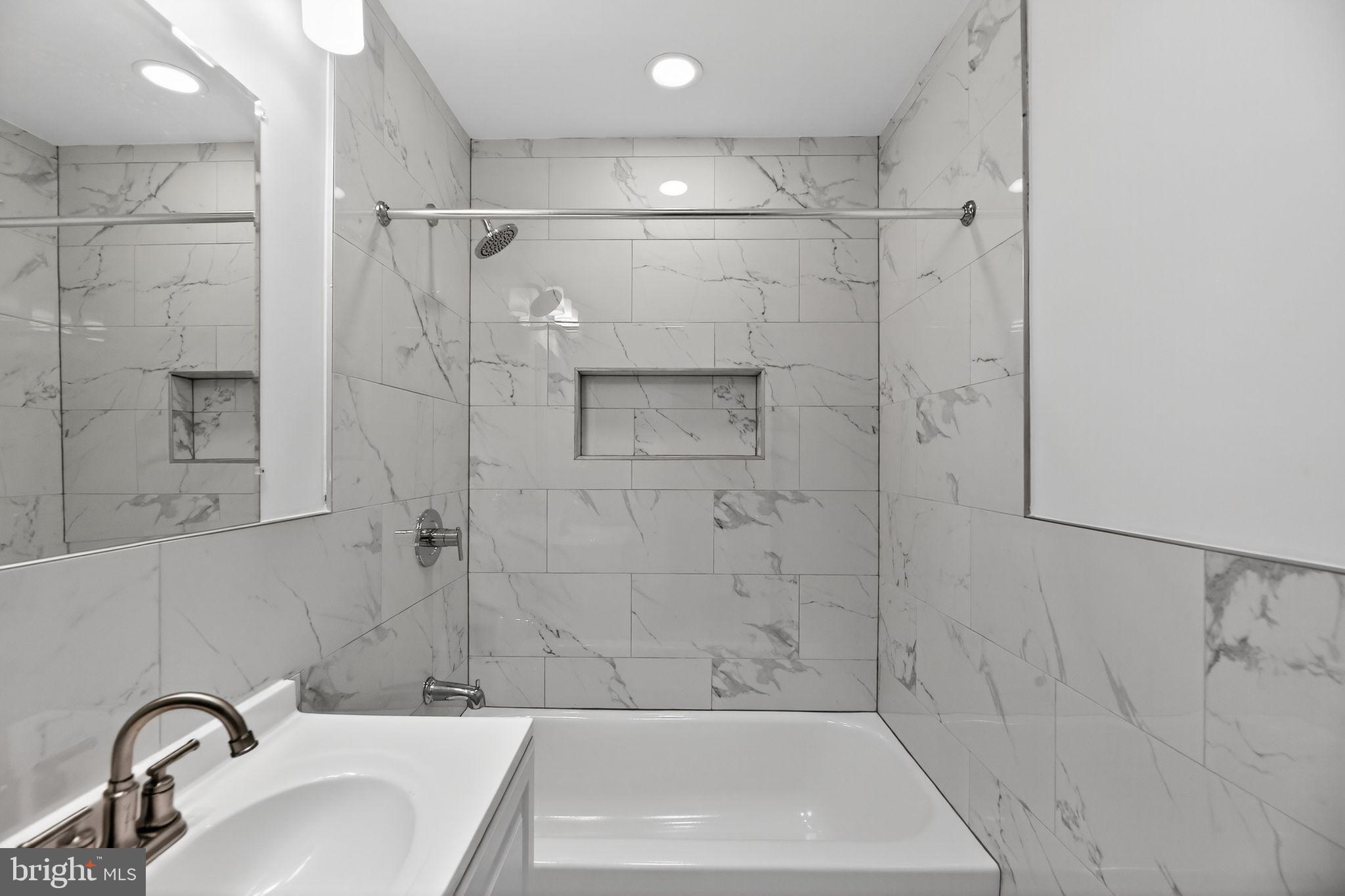 LAWNDALE - Residential