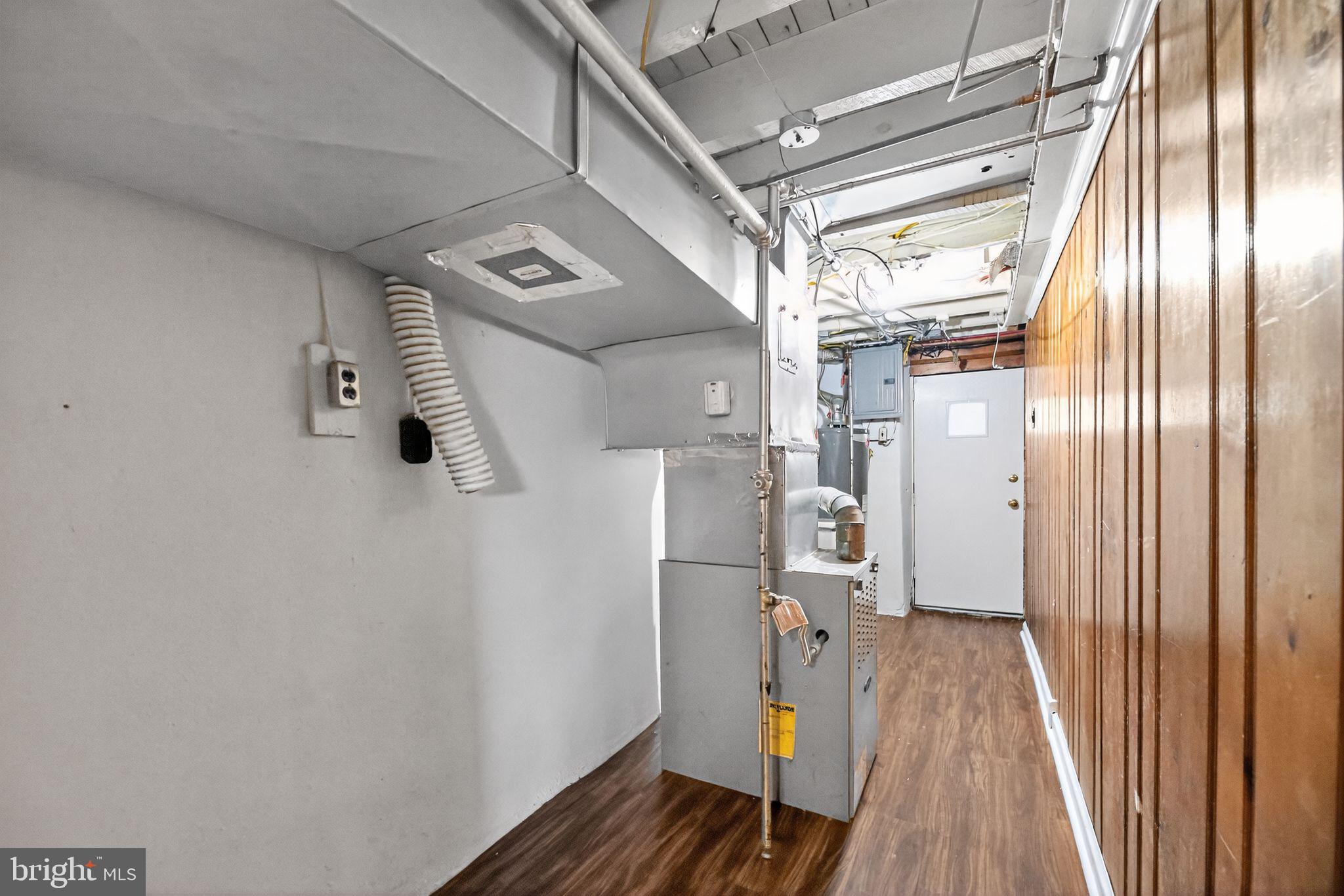 LAWNDALE - Residential