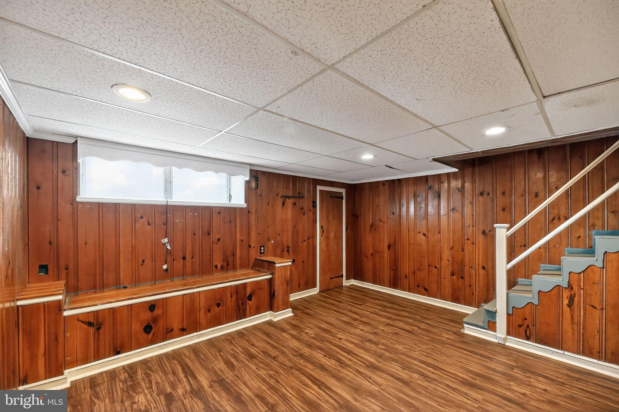 LAWNDALE - Residential