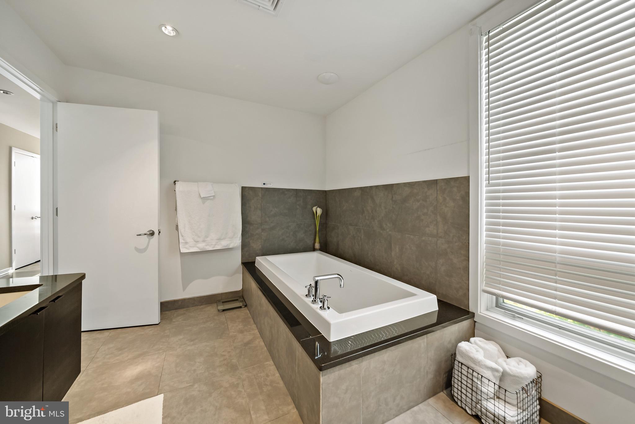 HAWTHORNE - Residential