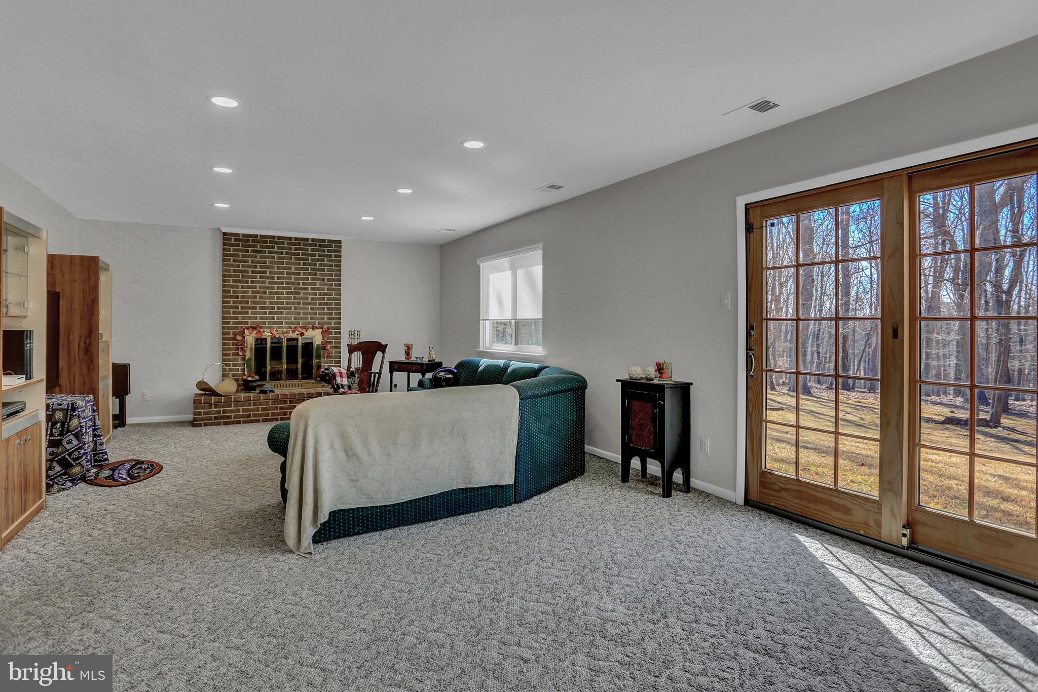 SUNNYBROOK FARMS - Residential