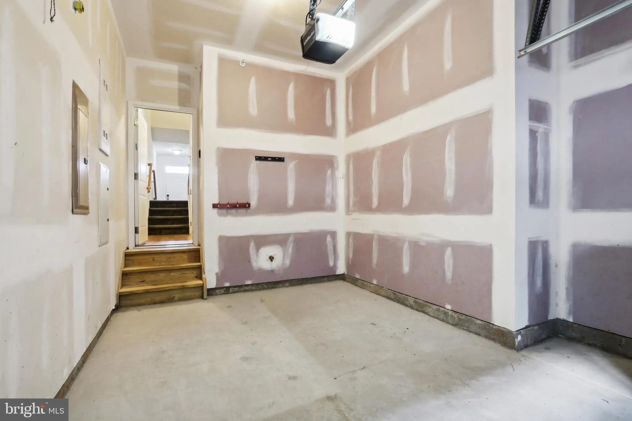 King Of Prussia, Pennsylvania 19406, United States, 3 Bedrooms Bedrooms, ,3 BathroomsBathrooms,Residential,Pending,52553