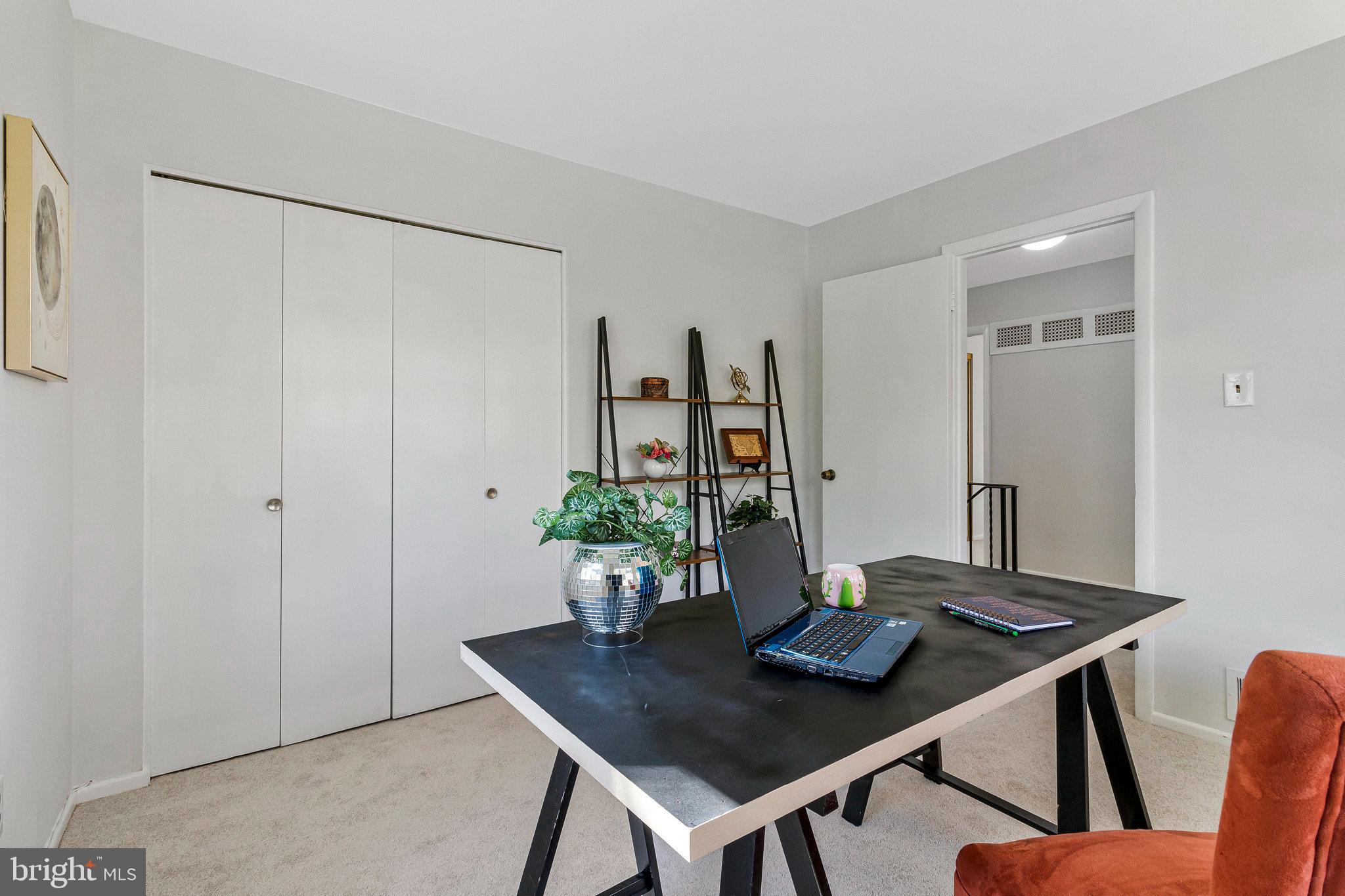 STONEWALL MANOR - Residential