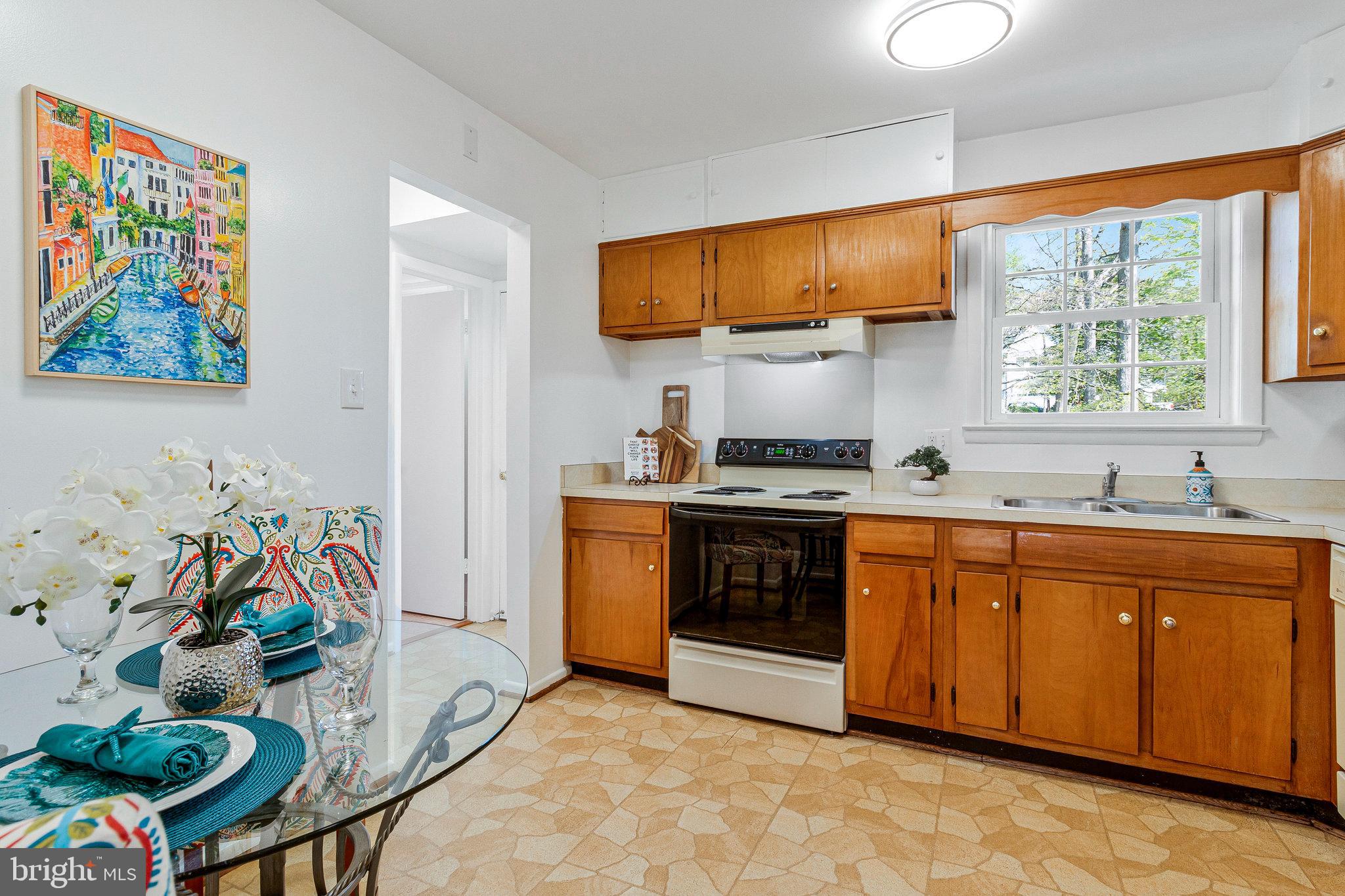 STONEWALL MANOR - Residential