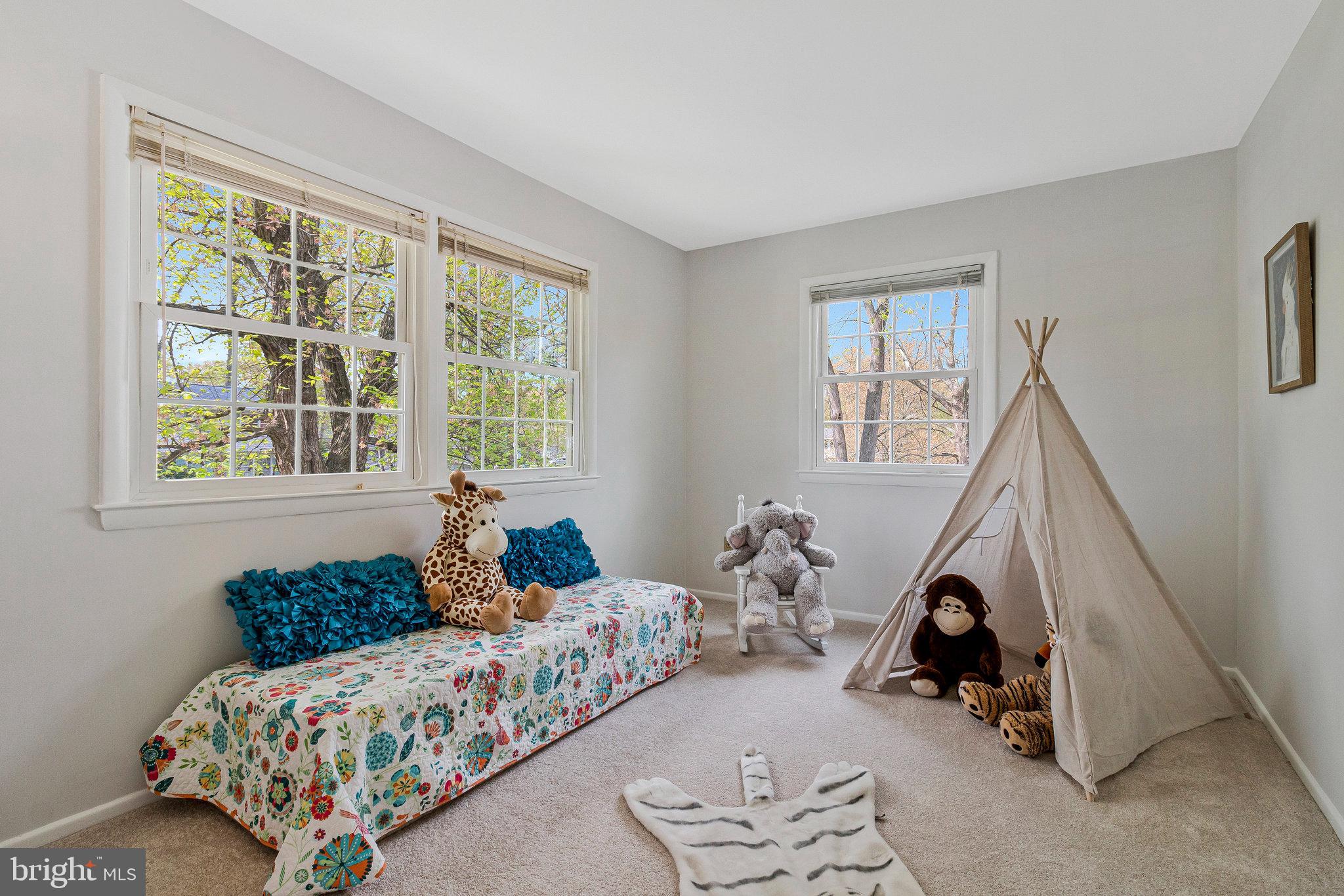 STONEWALL MANOR - Residential