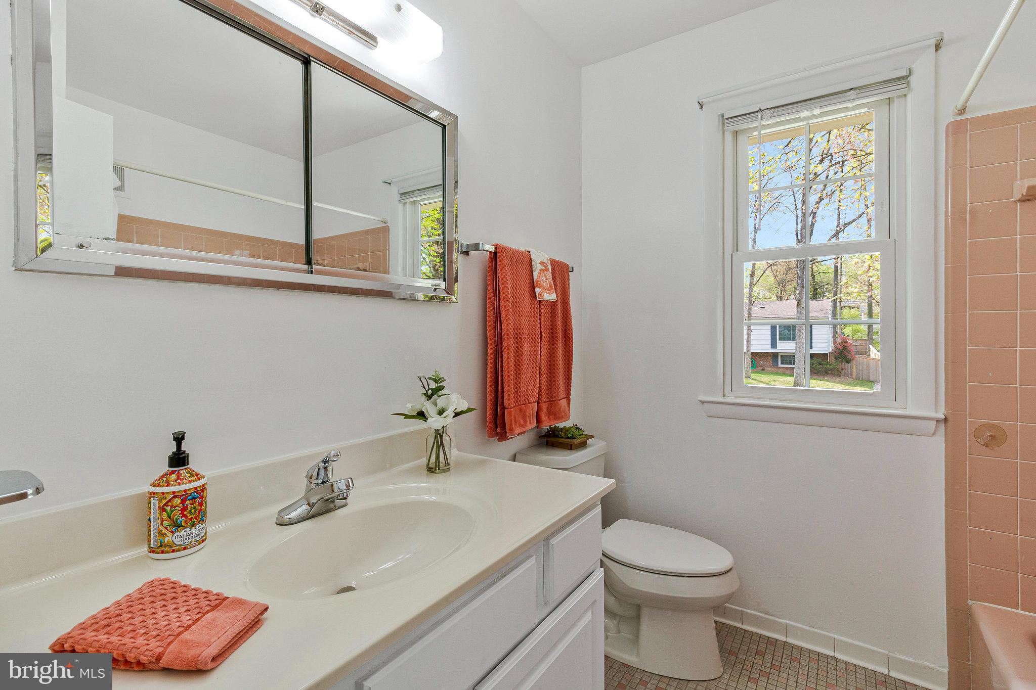 STONEWALL MANOR - Residential