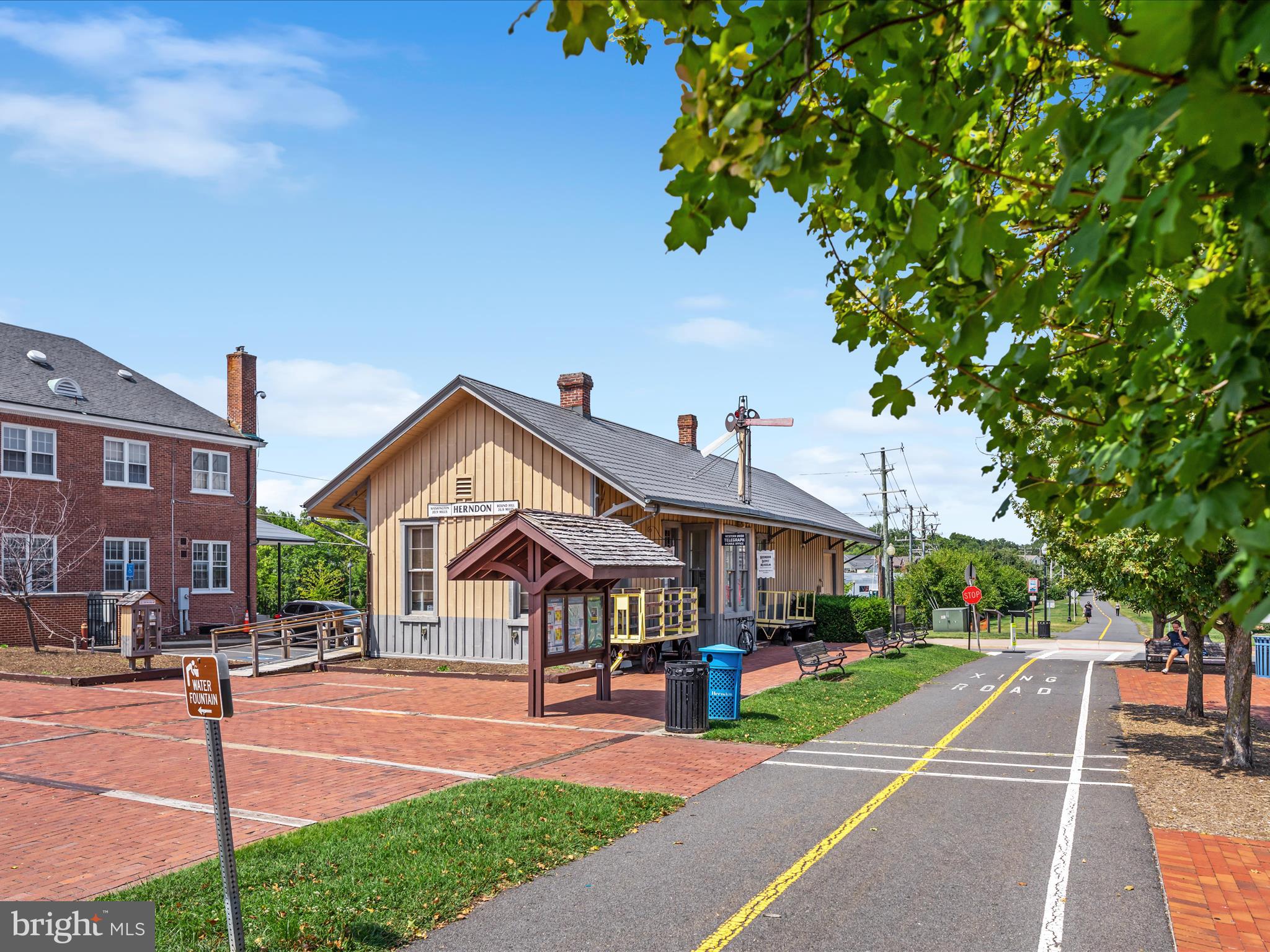 CHESTNUT GROVE - Residential