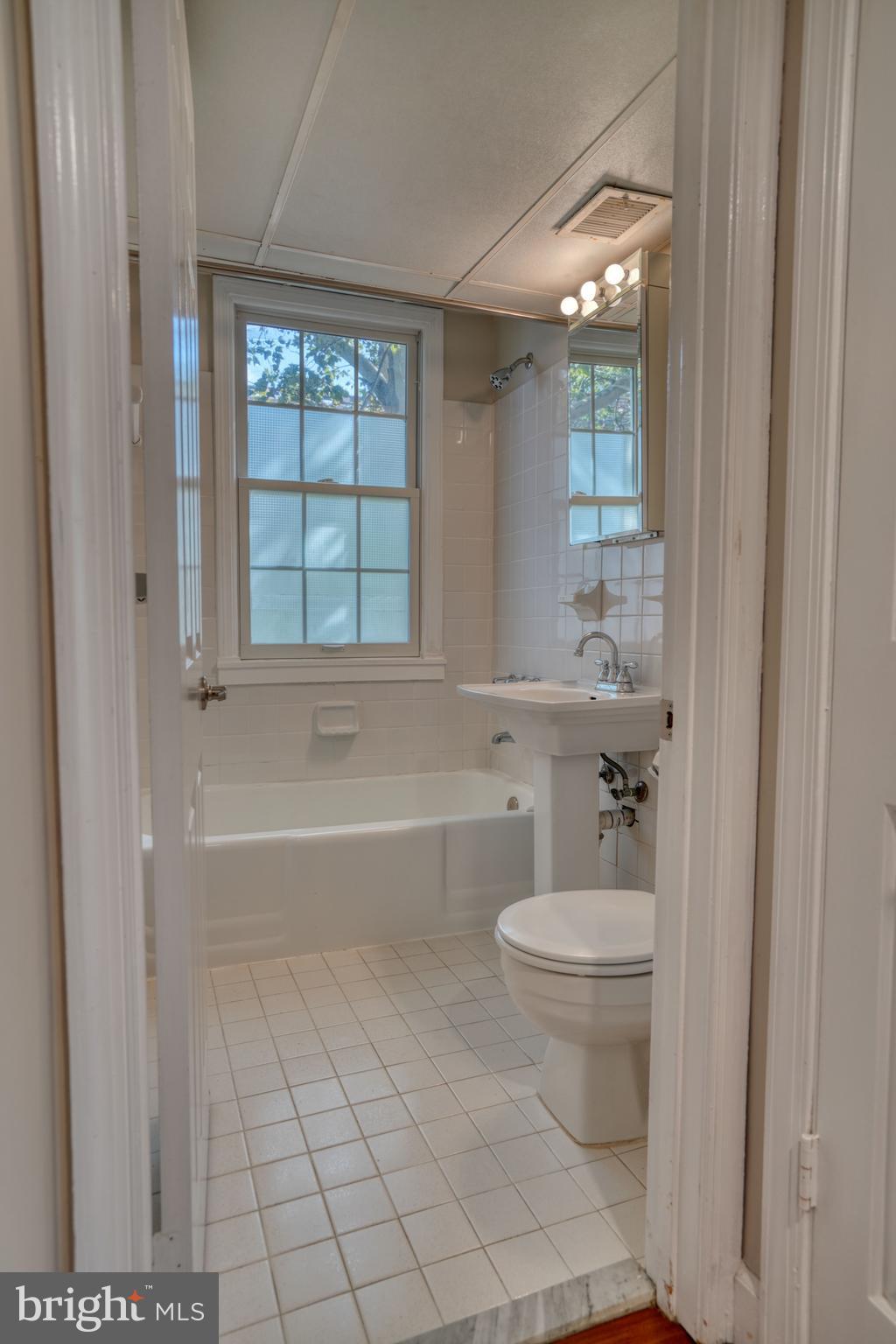 CANAL PLACE - Residential Lease