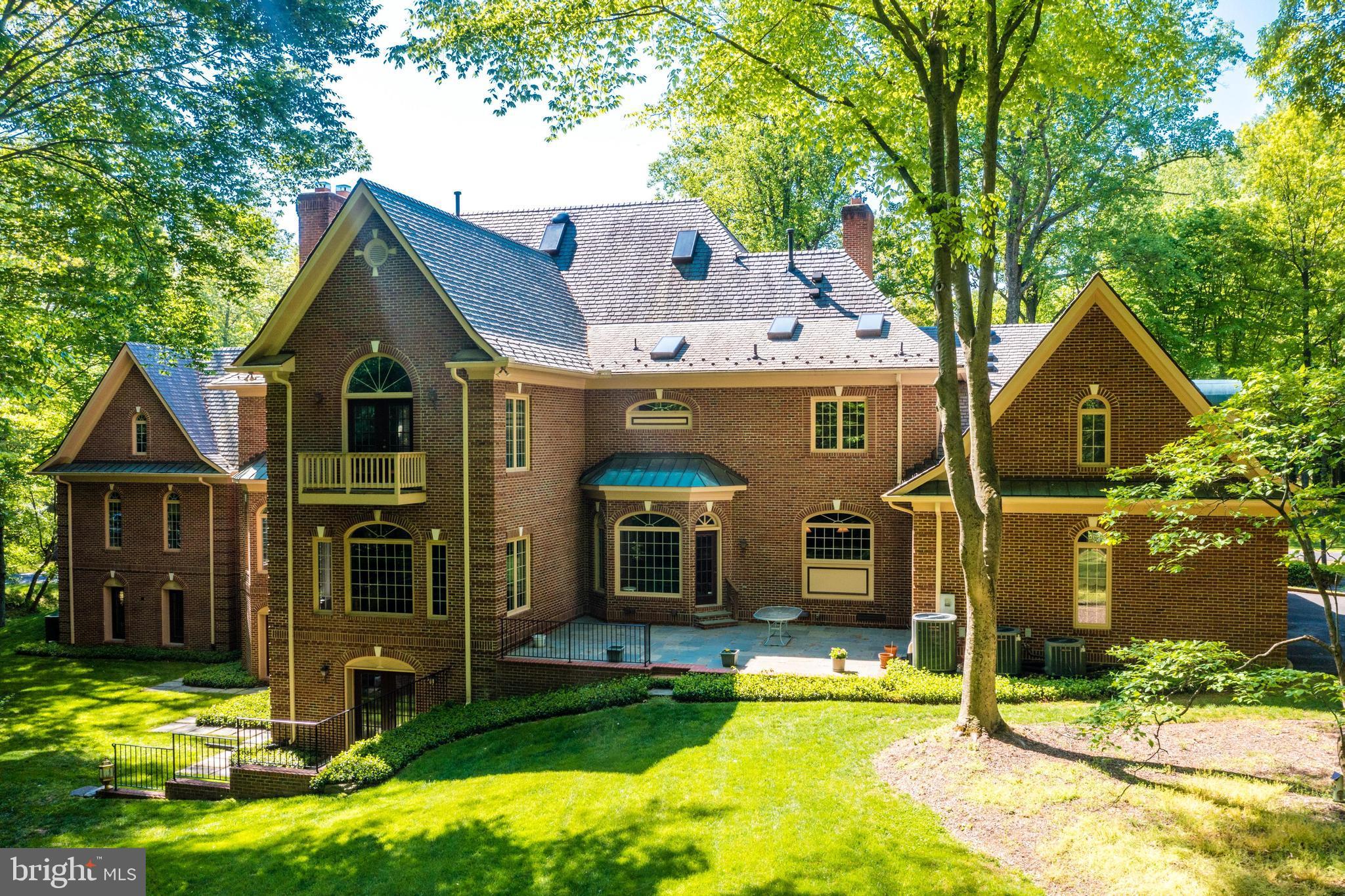 FALCON RIDGE - Residential