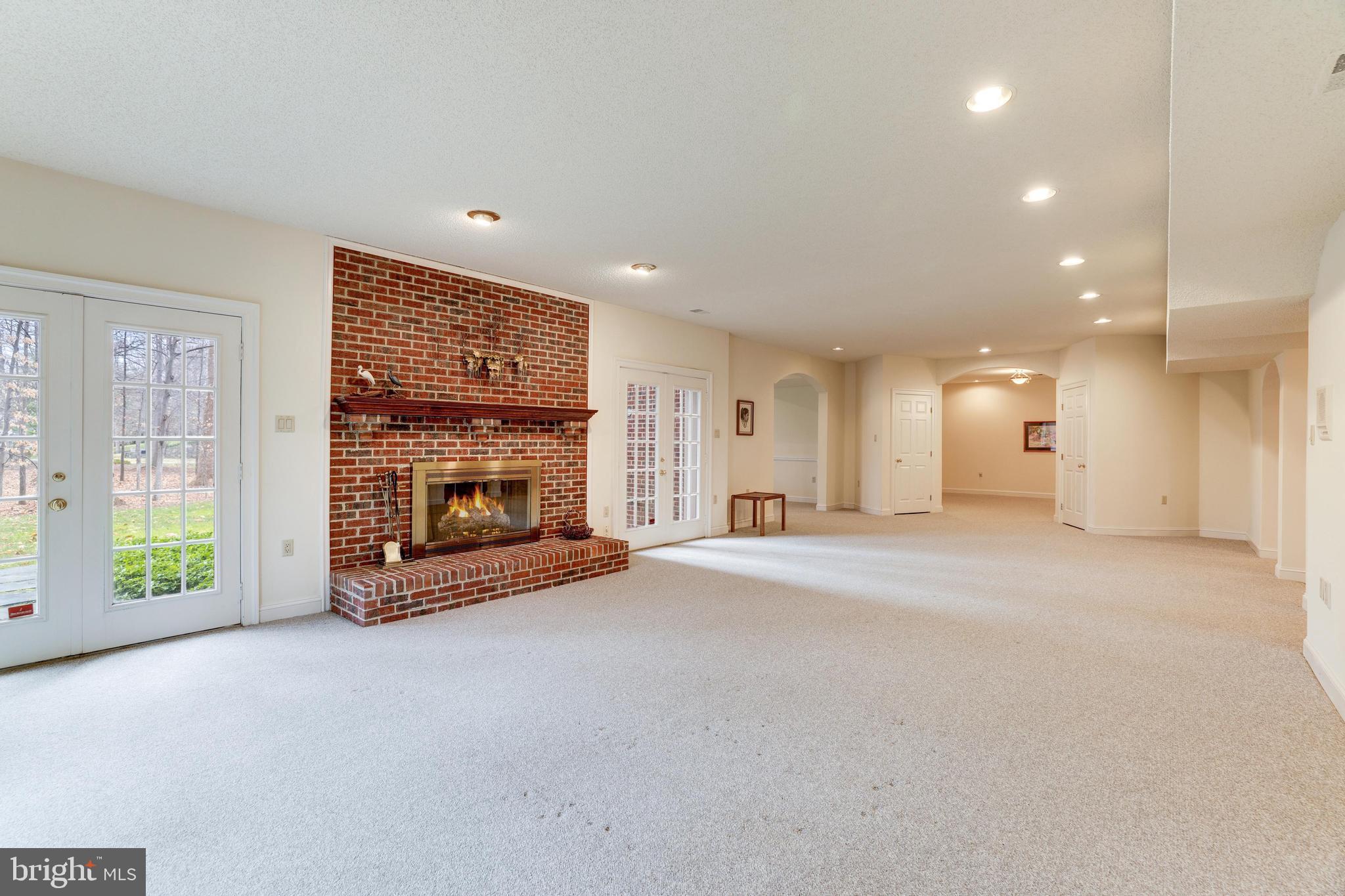 FALCON RIDGE - Residential