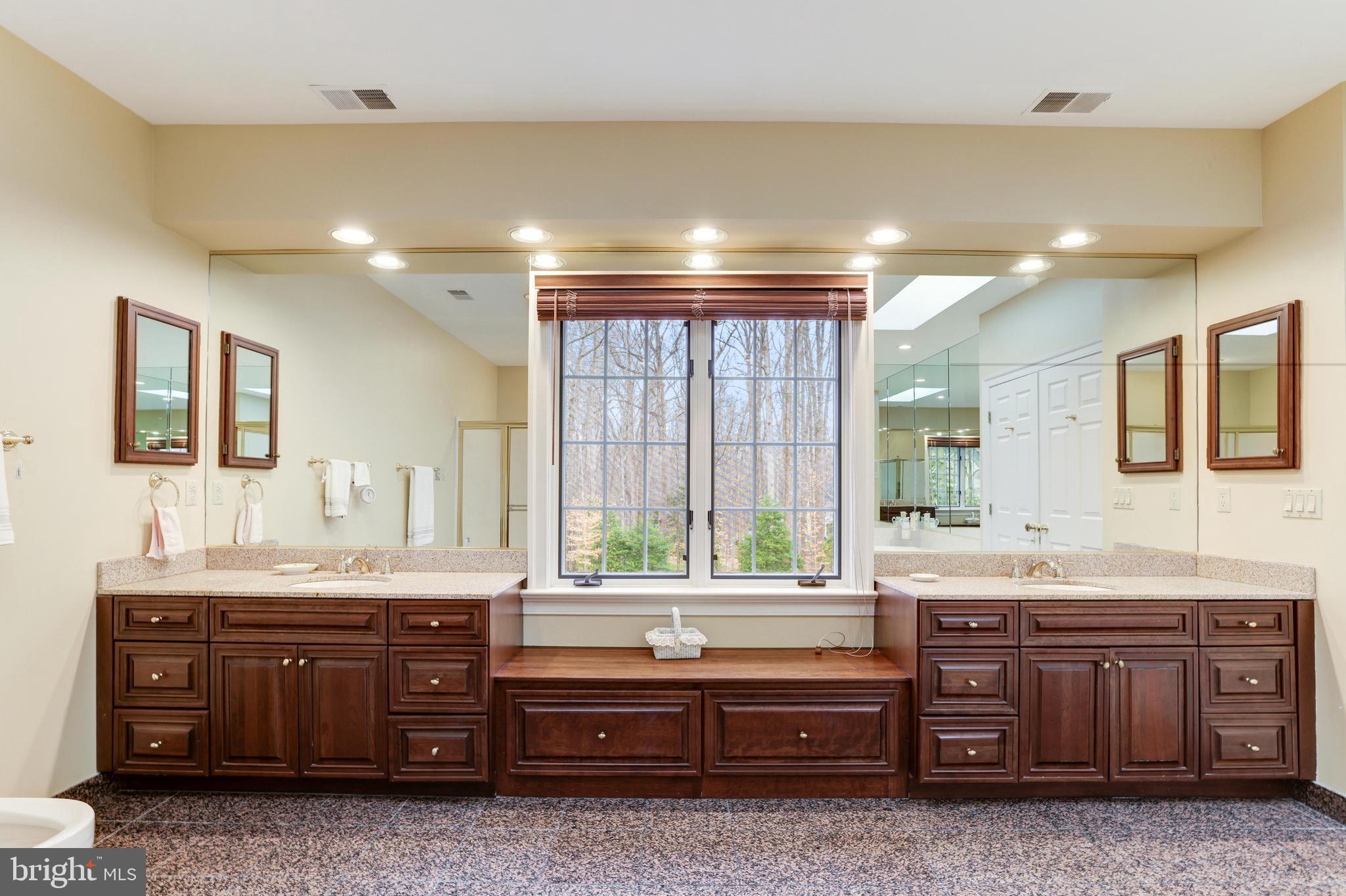 FALCON RIDGE - Residential